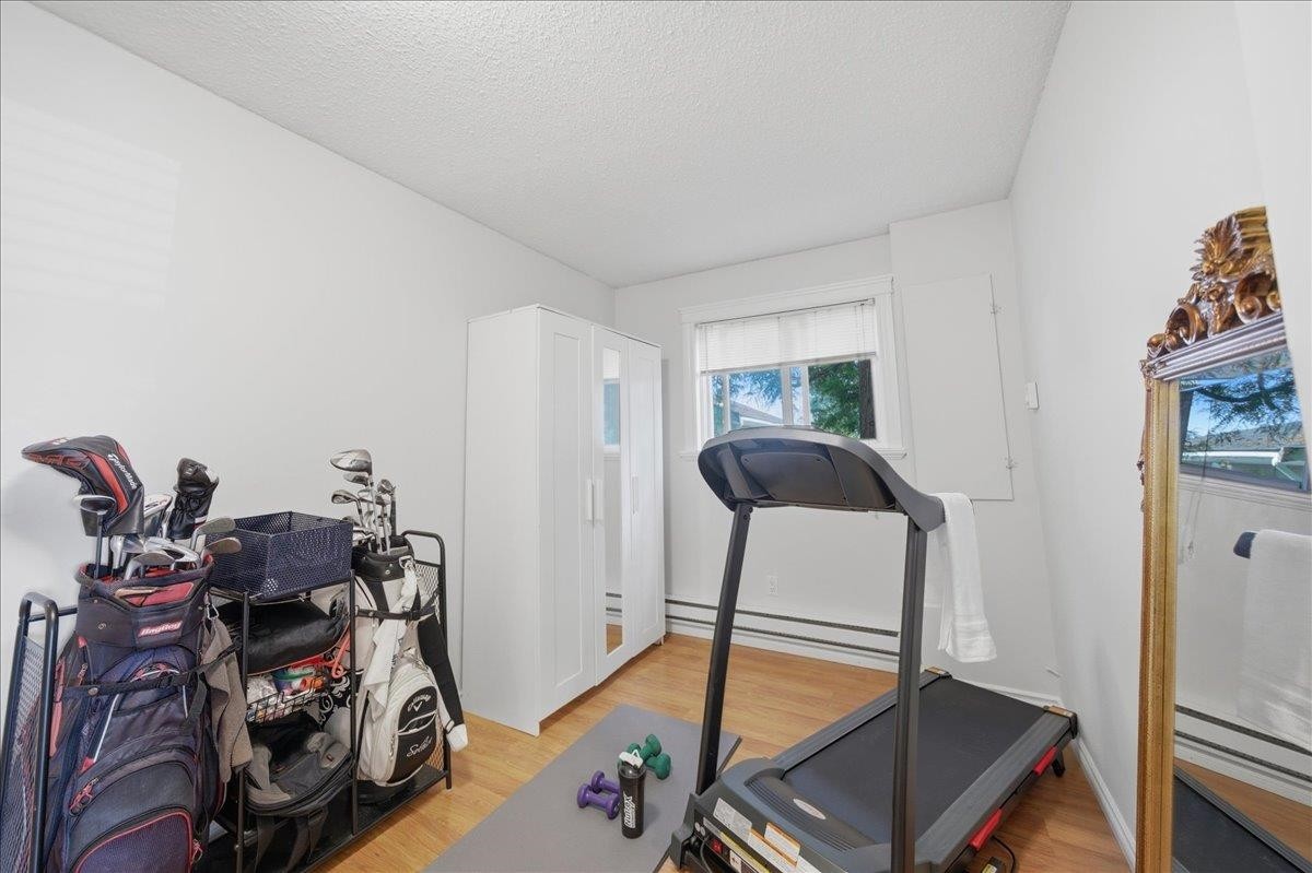 7694 Buller Avenue, Burnaby, BC - Indoor Photo Showing Gym Room