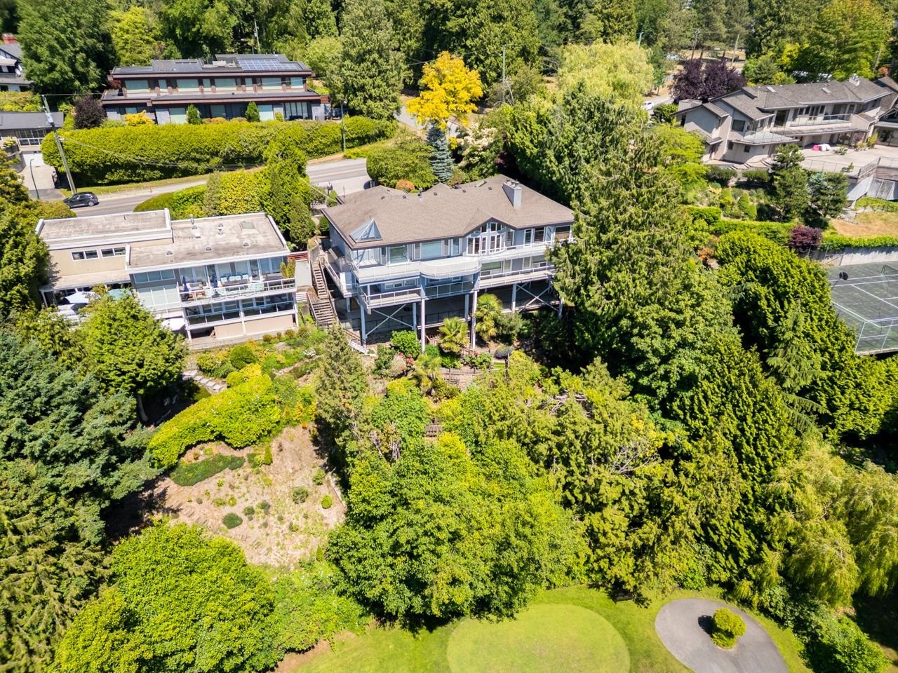 2408 Marine Drive Sw, Vancouver, BC