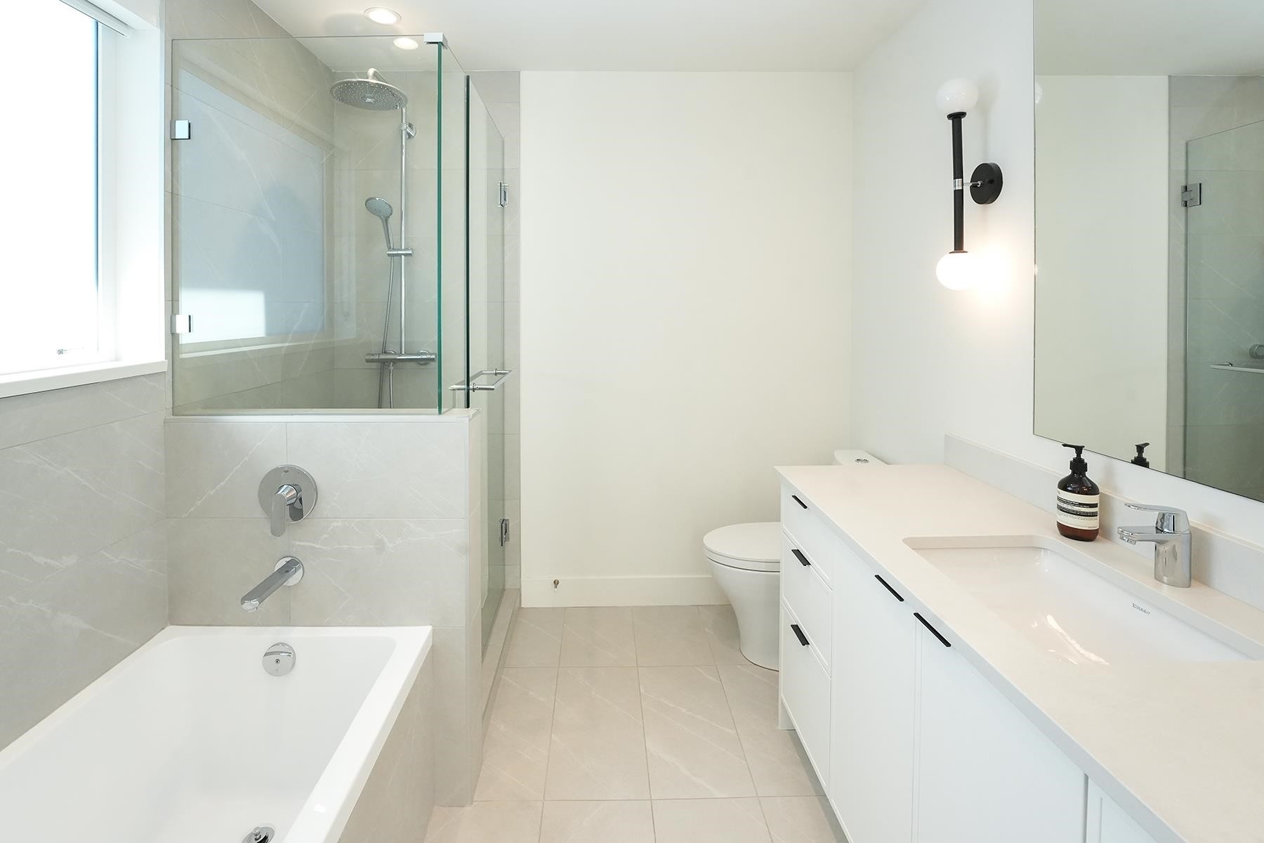 6840 Oak Street, Vancouver, BC