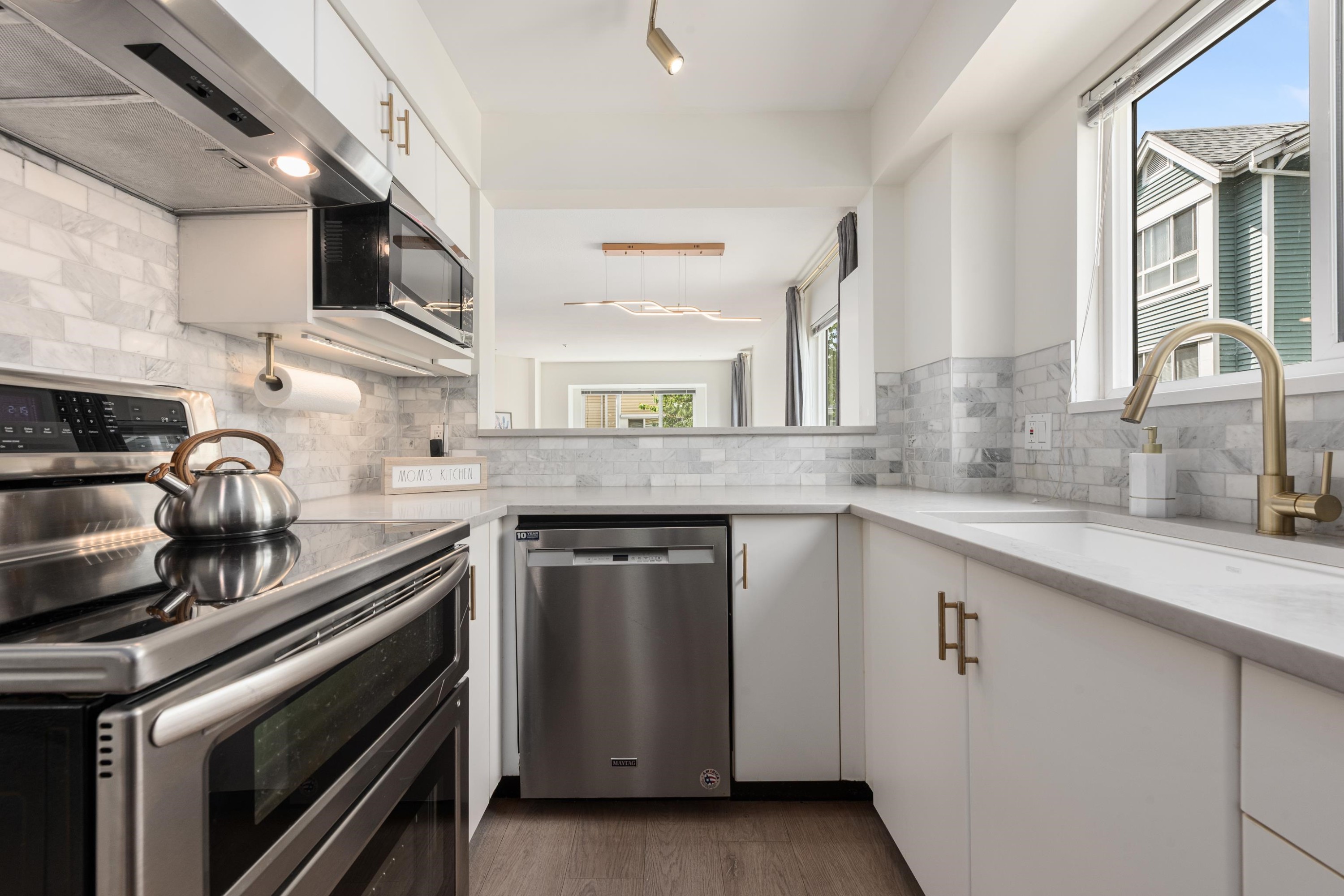 8431 Jellicoe Street, Vancouver, BC