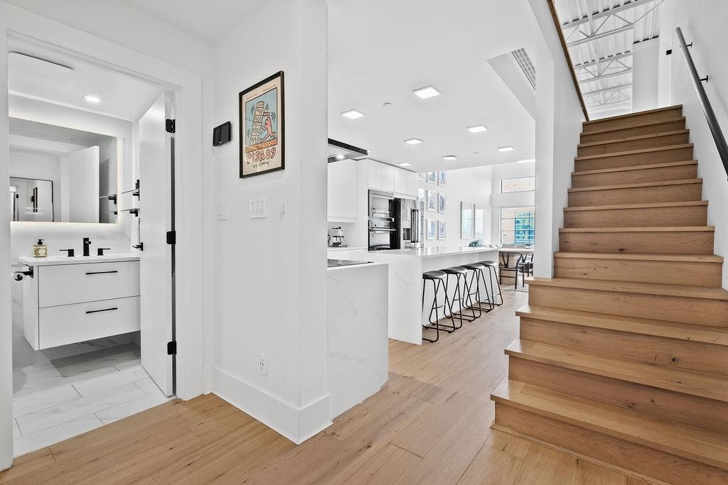 417-237 4Th Avenue E, Vancouver, BC
