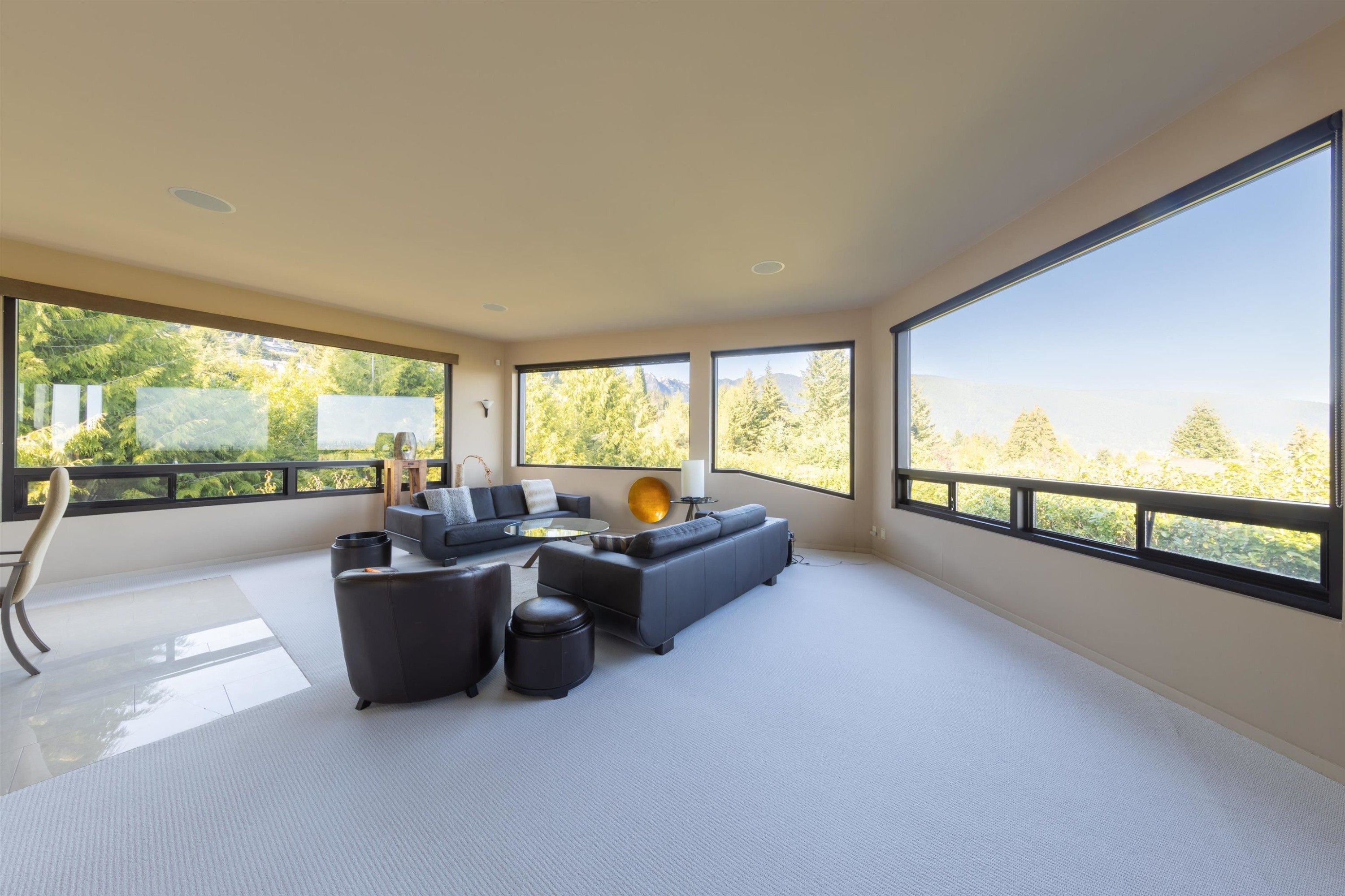 1109 Hillside Road, West Vancouver, BC