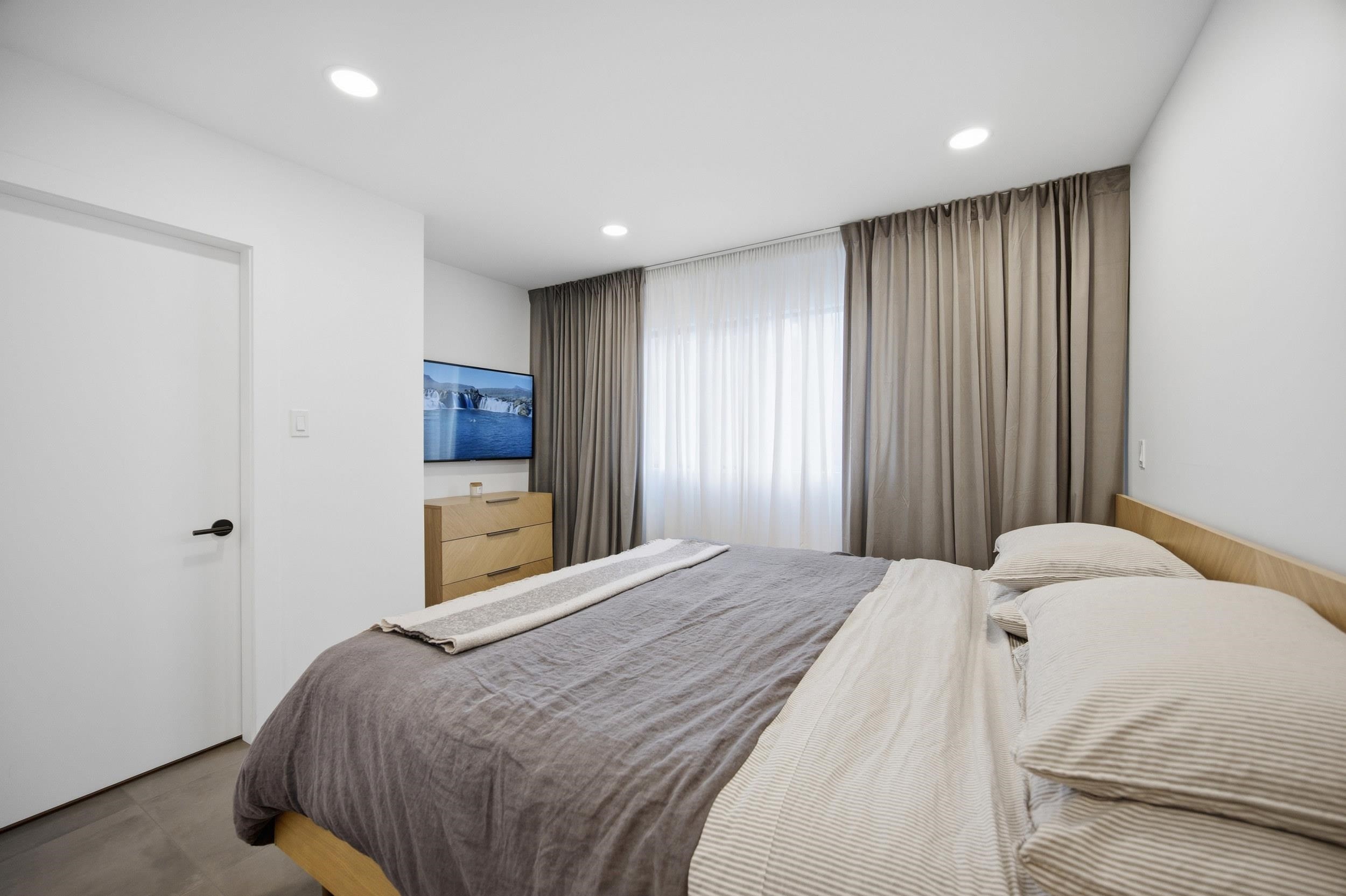 3321 Mountain Highway, North Vancouver, BC