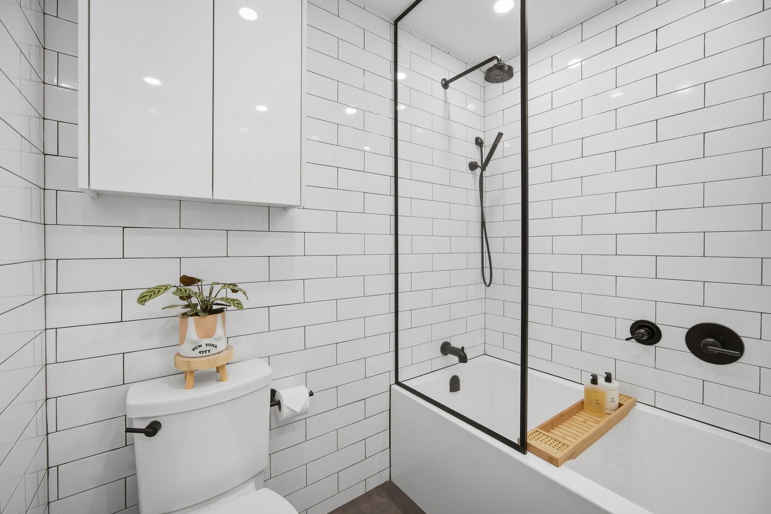 3321 Mountain Highway, North Vancouver, BC