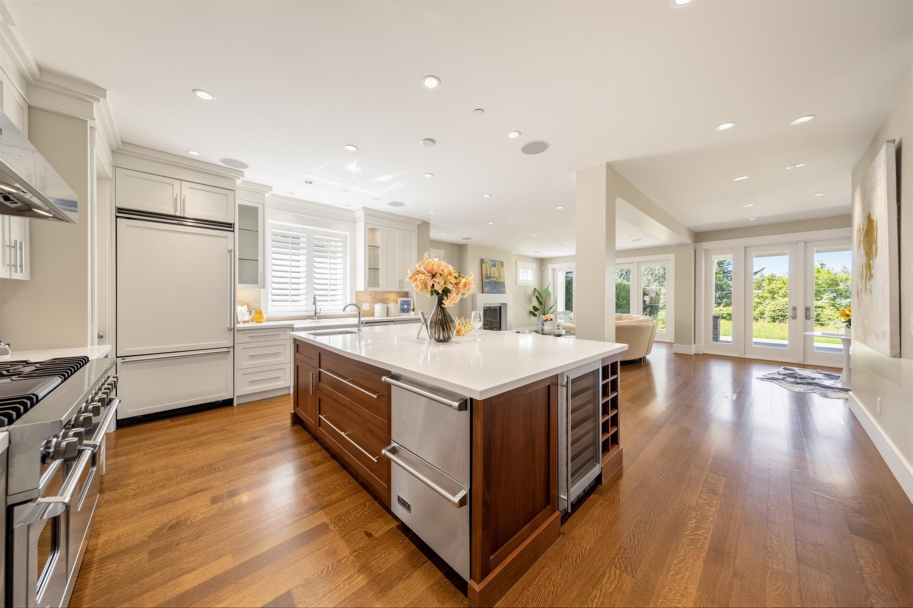 2645 Rosebery Avenue, West Vancouver, BC