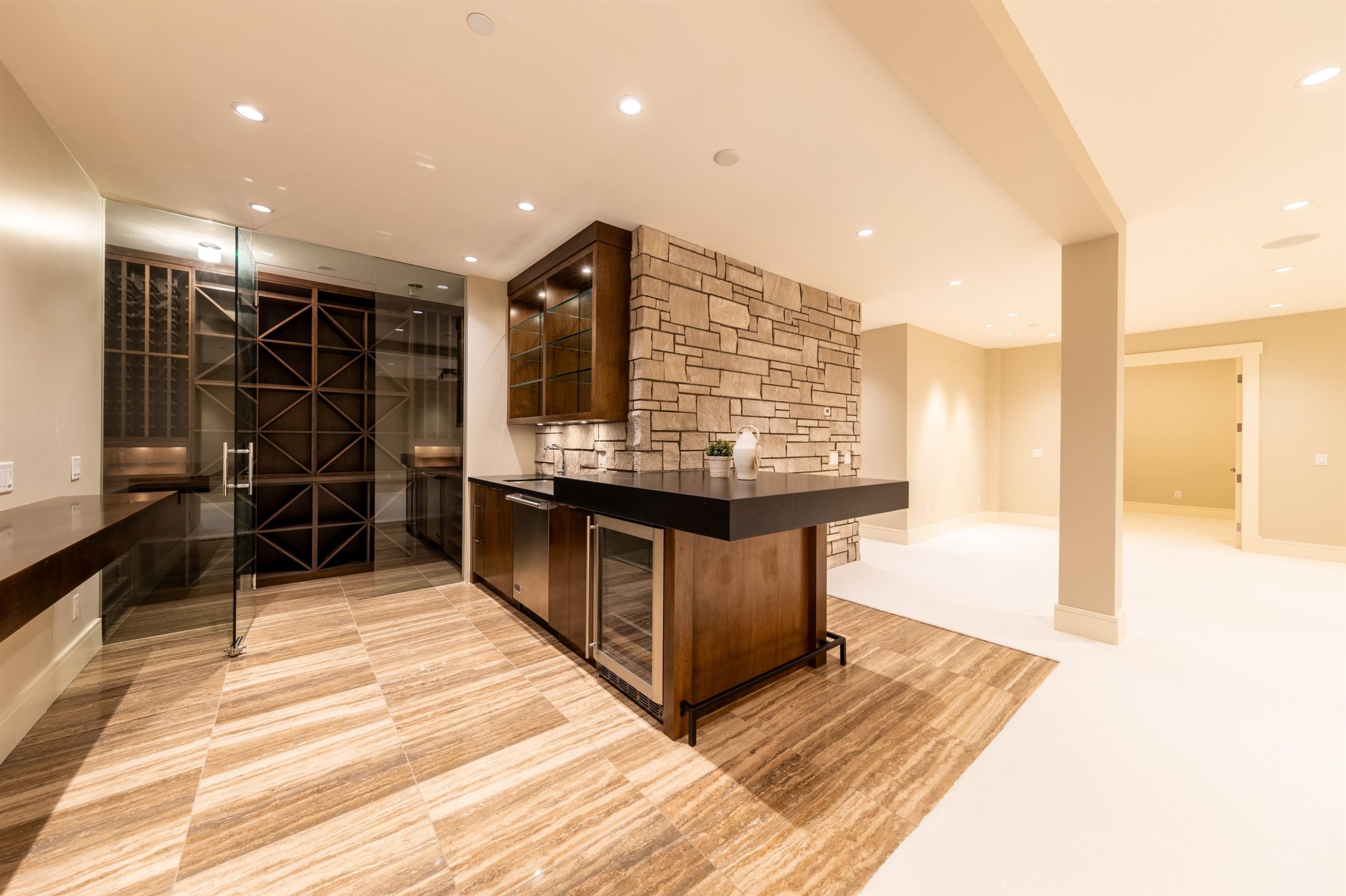 2645 Rosebery Avenue, West Vancouver, BC