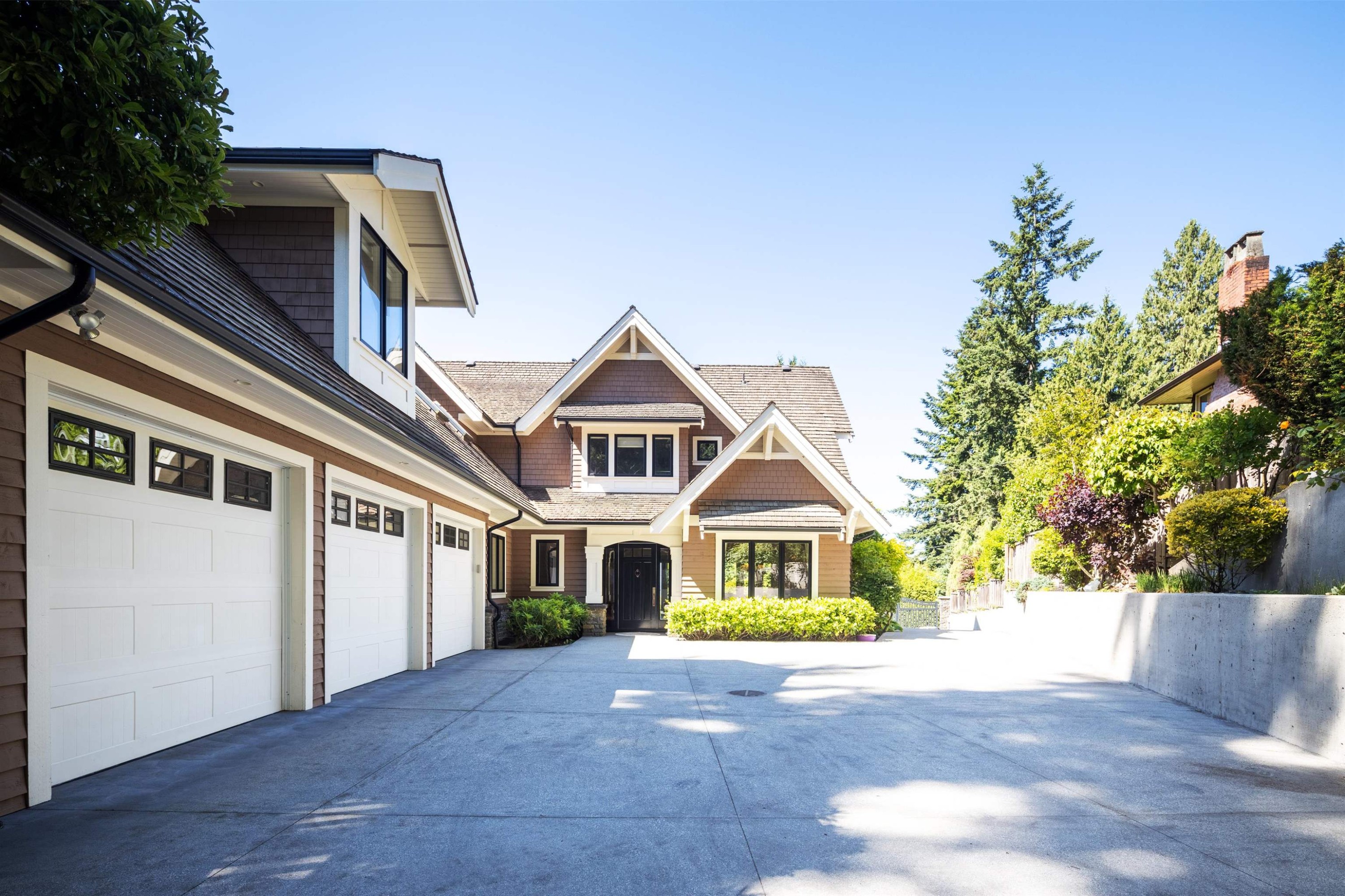 2645 Rosebery Avenue, West Vancouver, BC