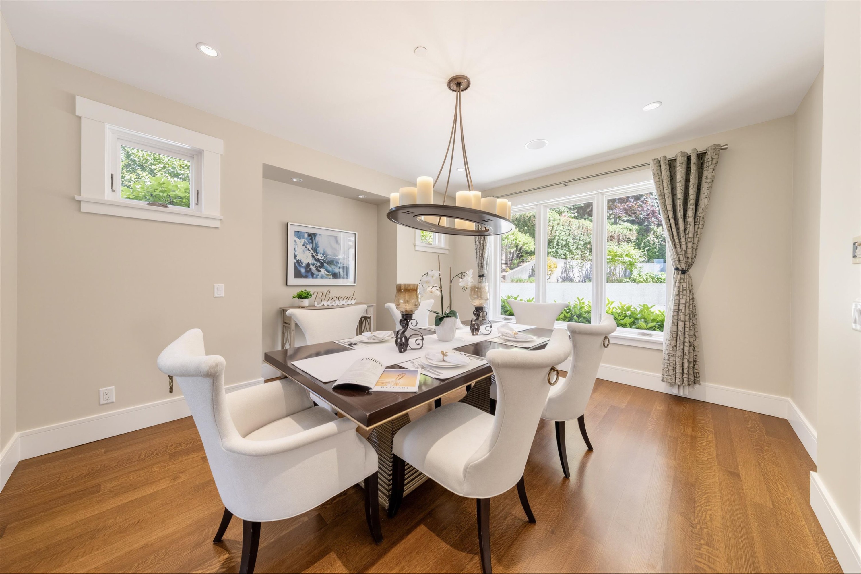2645 Rosebery Avenue, West Vancouver, BC