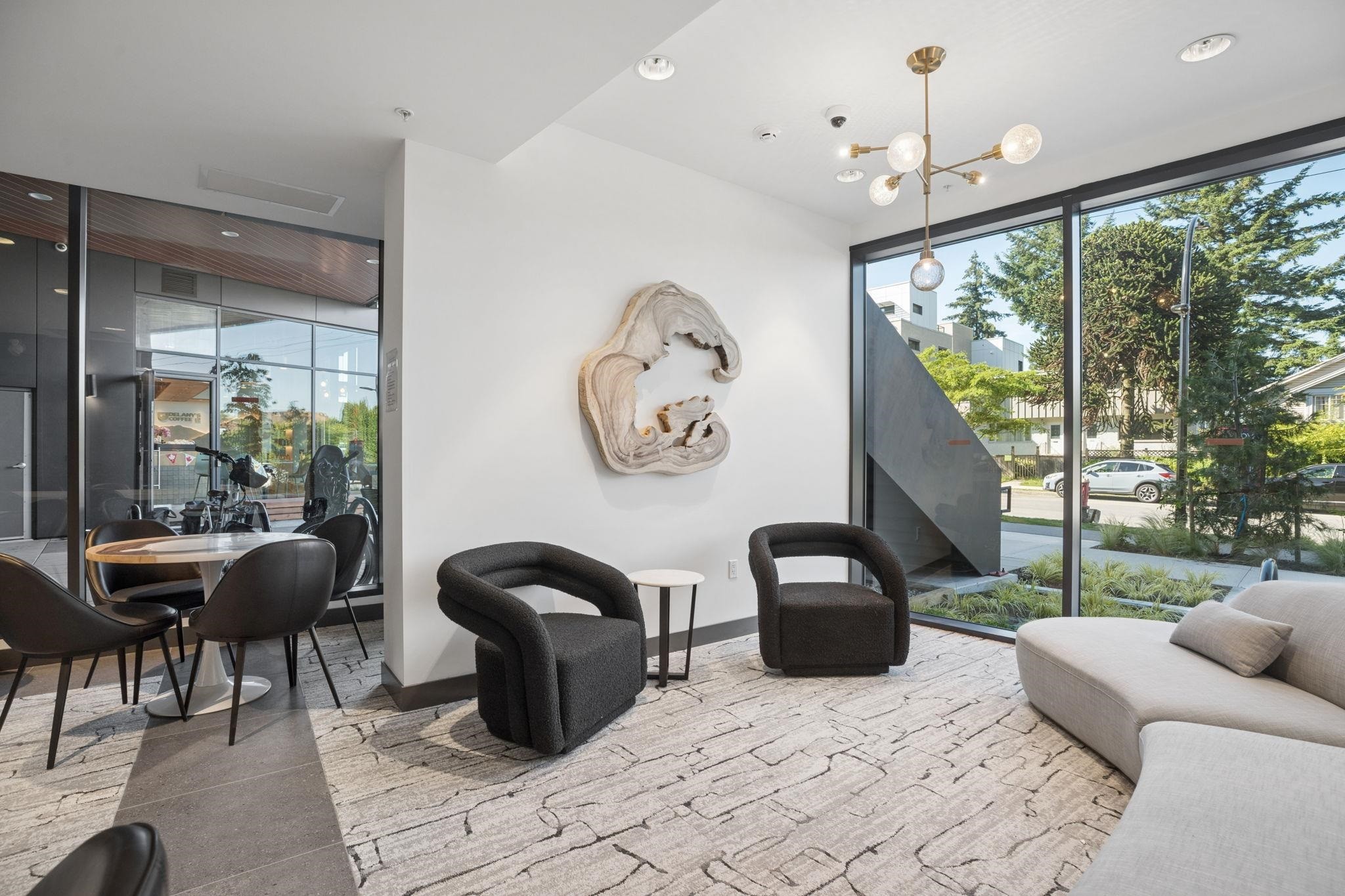 563-422 3Rd Street E, North Vancouver, BC
