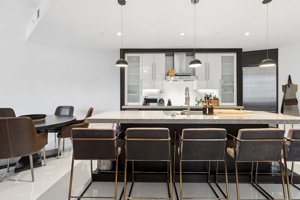 304-1102 Hornby Street, Vancouver, BC