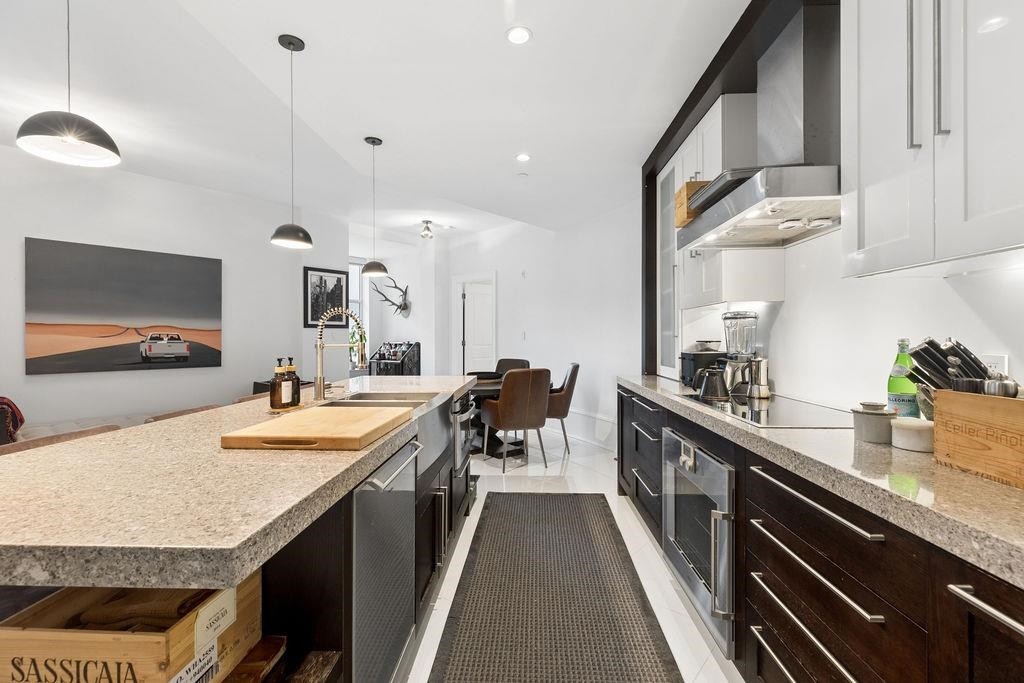 304-1102 Hornby Street, Vancouver, BC