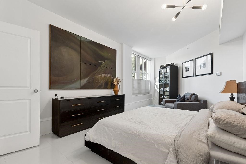 304-1102 Hornby Street, Vancouver, BC