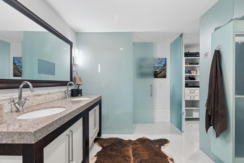 304-1102 Hornby Street, Vancouver, BC