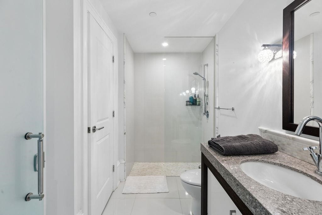 304-1102 Hornby Street, Vancouver, BC