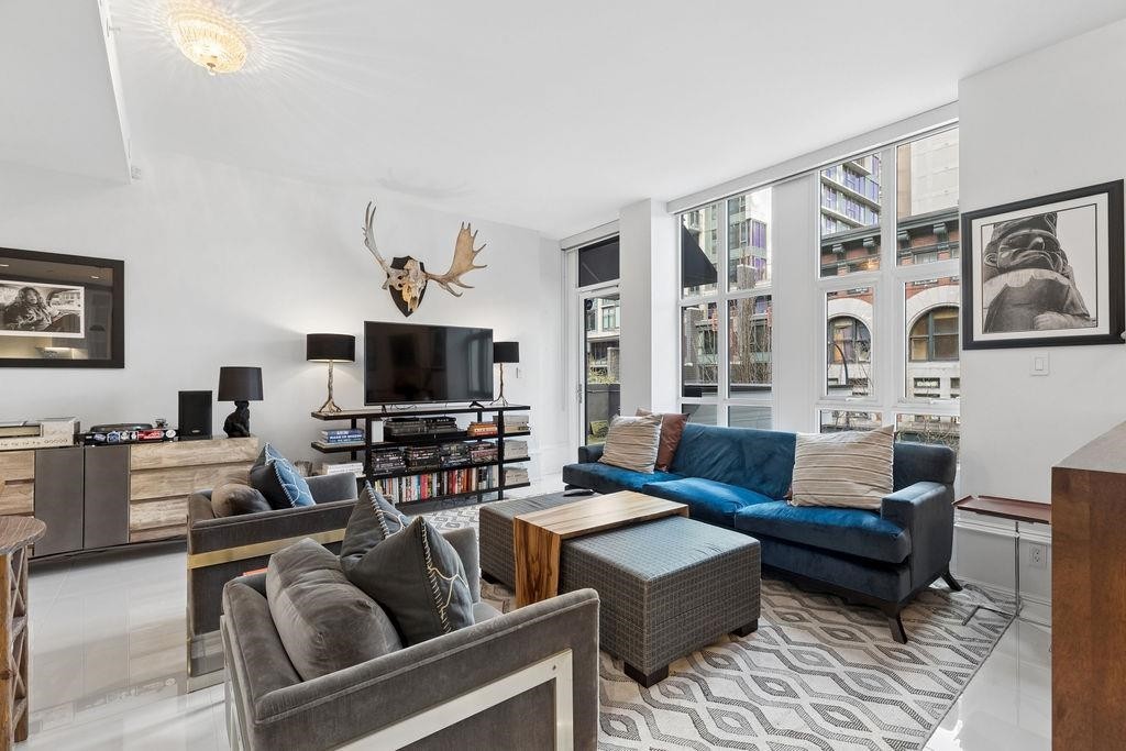 304-1102 Hornby Street, Vancouver, BC