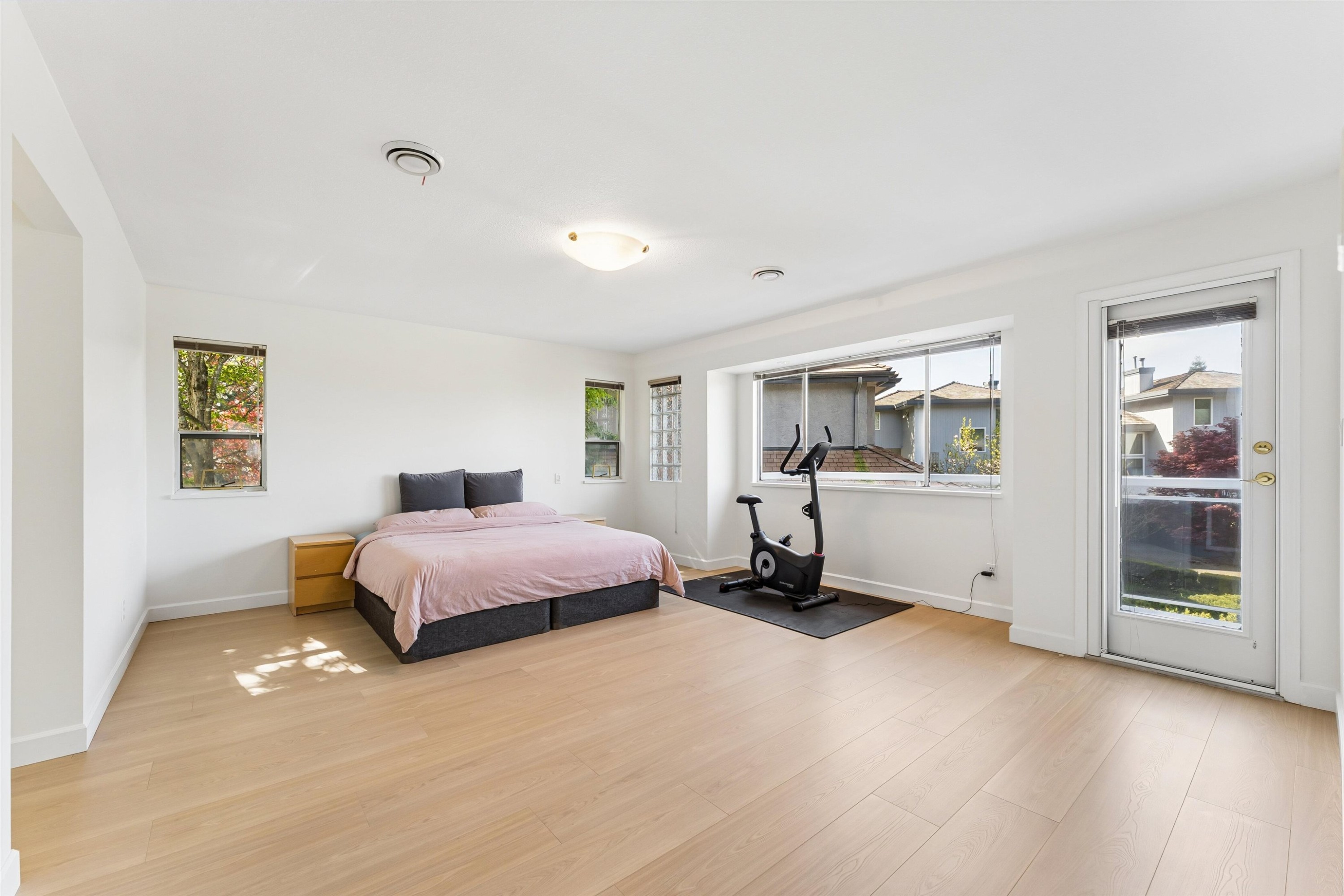 5399 Westhaven Wynd, West Vancouver, BC - Indoor Photo Showing Bedroom