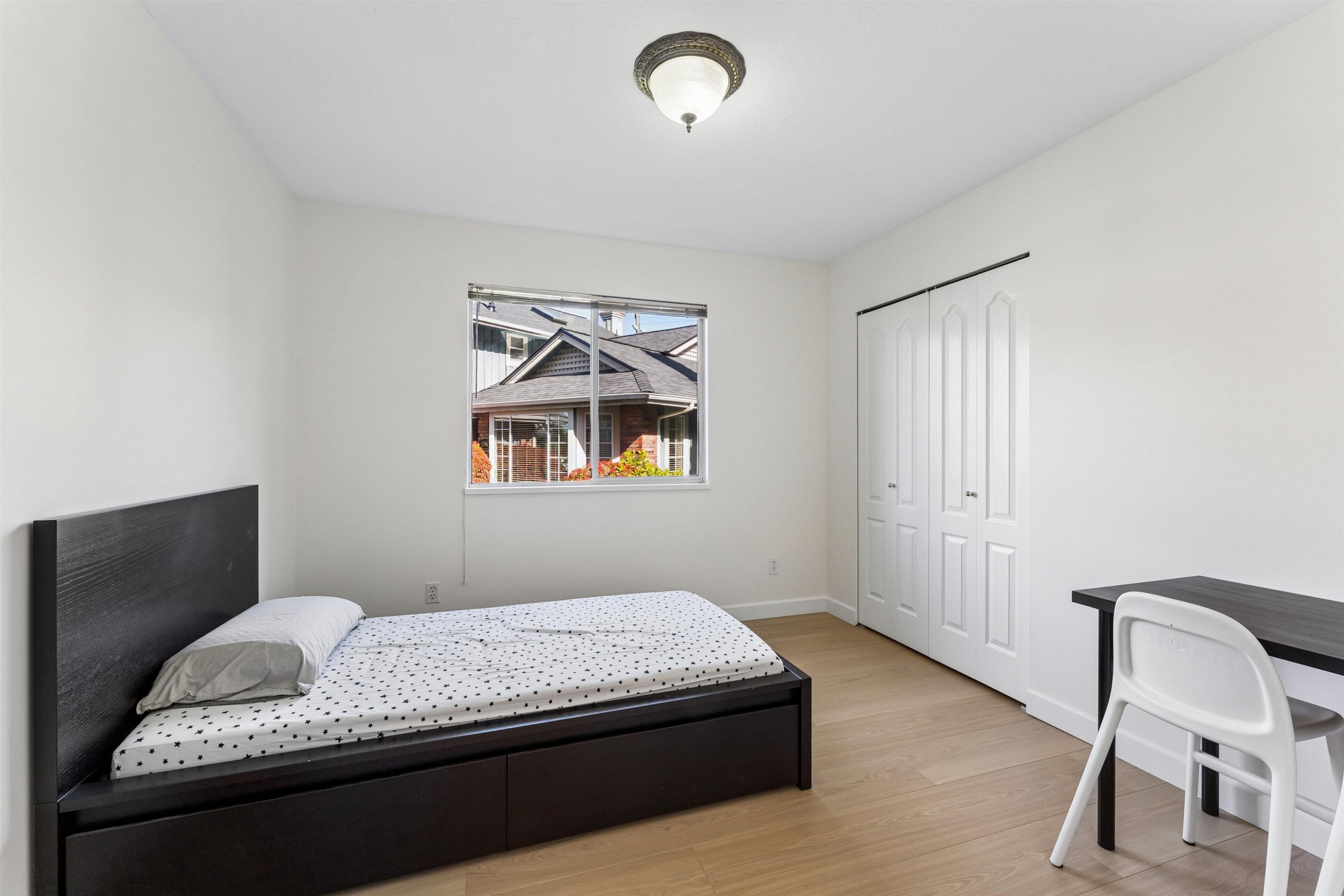 5399 Westhaven Wynd, West Vancouver, BC - Indoor Photo Showing Bedroom