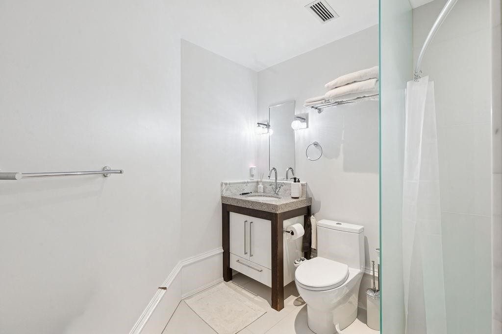 402-1102 Hornby Street, Vancouver, BC