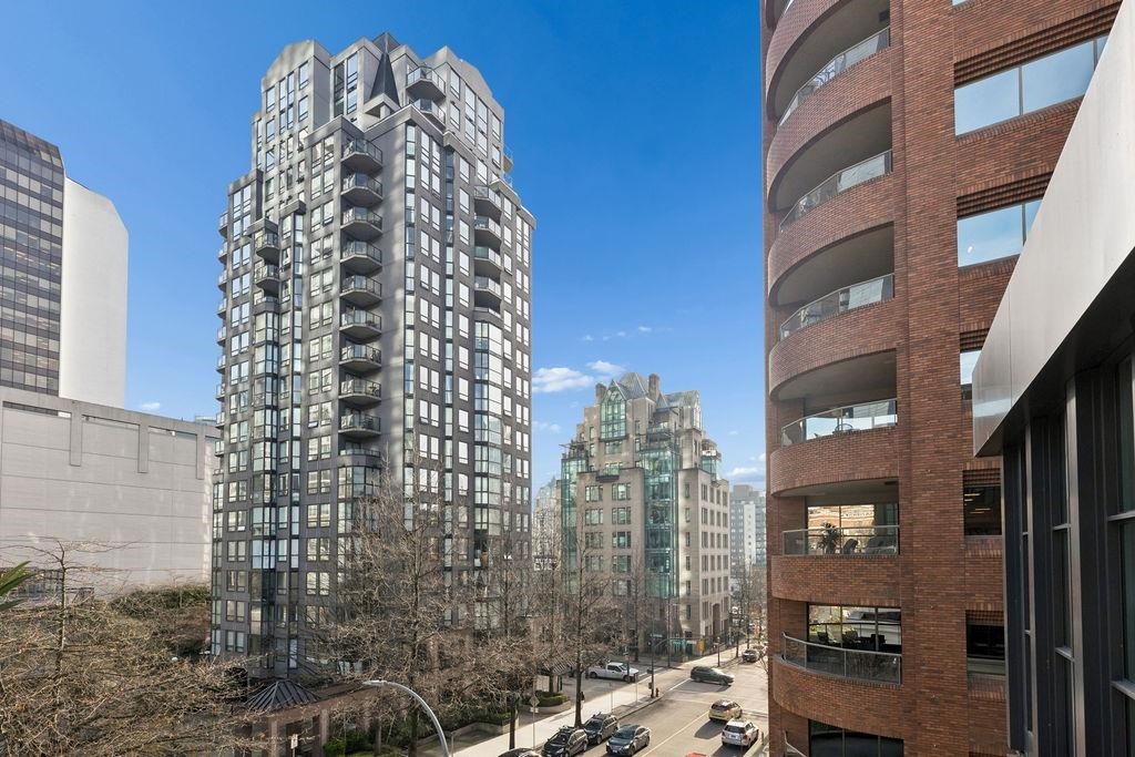 402-1102 Hornby Street, Vancouver, BC