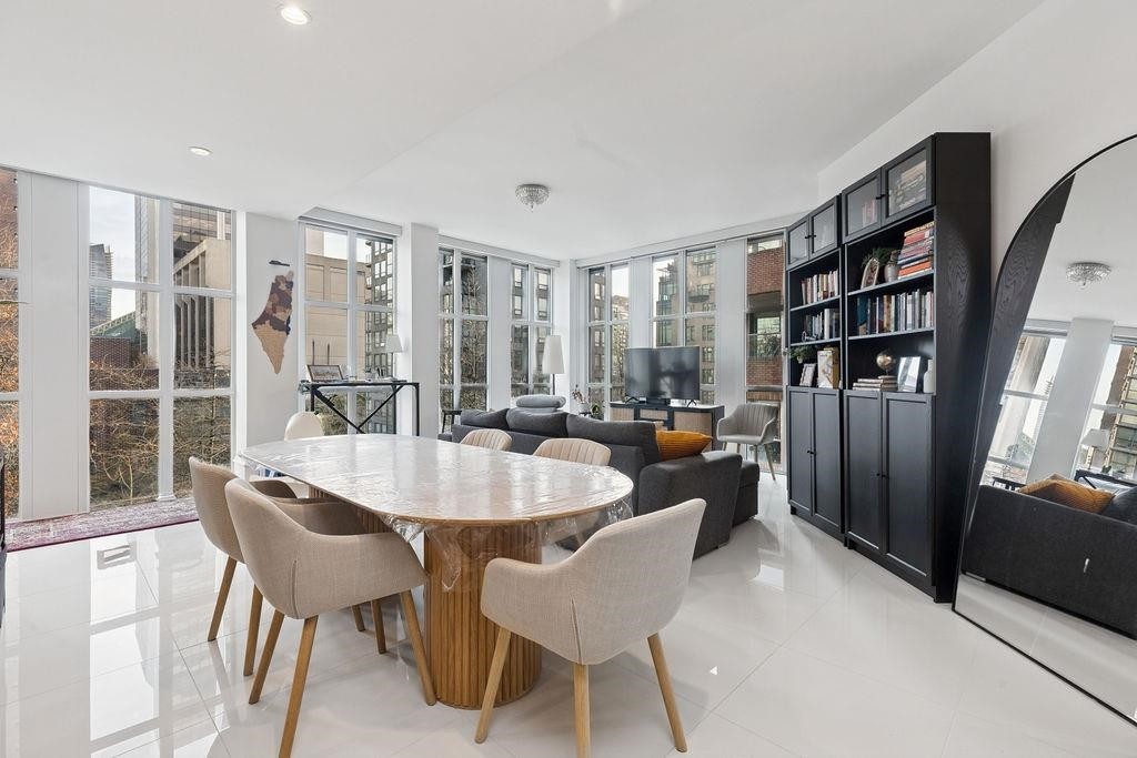 402-1102 Hornby Street, Vancouver, BC