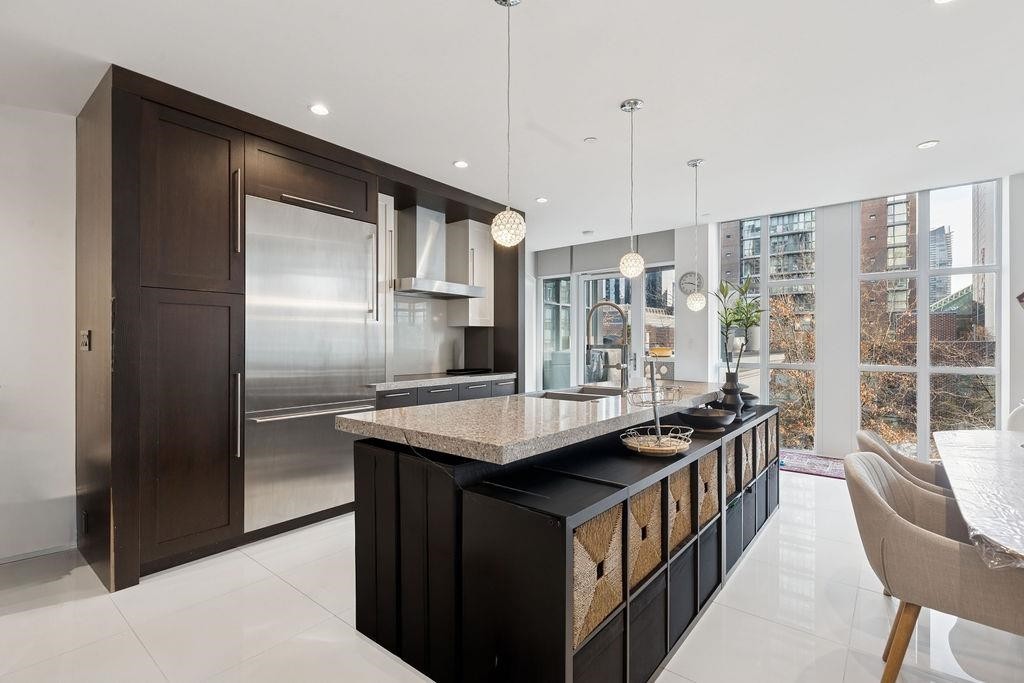 402-1102 Hornby Street, Vancouver, BC