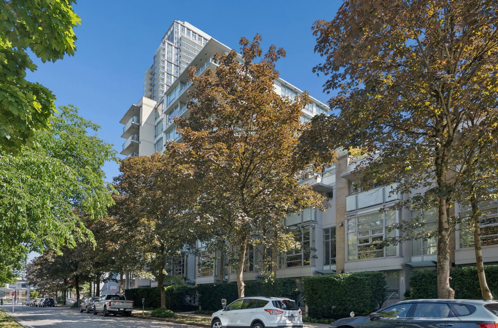 403-1530 8Th Avenue W, Vancouver, BC