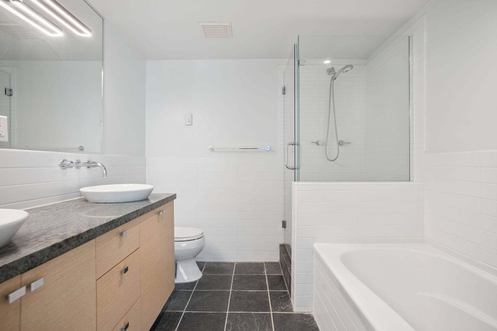 403-1530 8Th Avenue W, Vancouver, BC