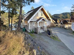 13C-2315 Mackinnon Road Pender Island, BC V0N 2M1
