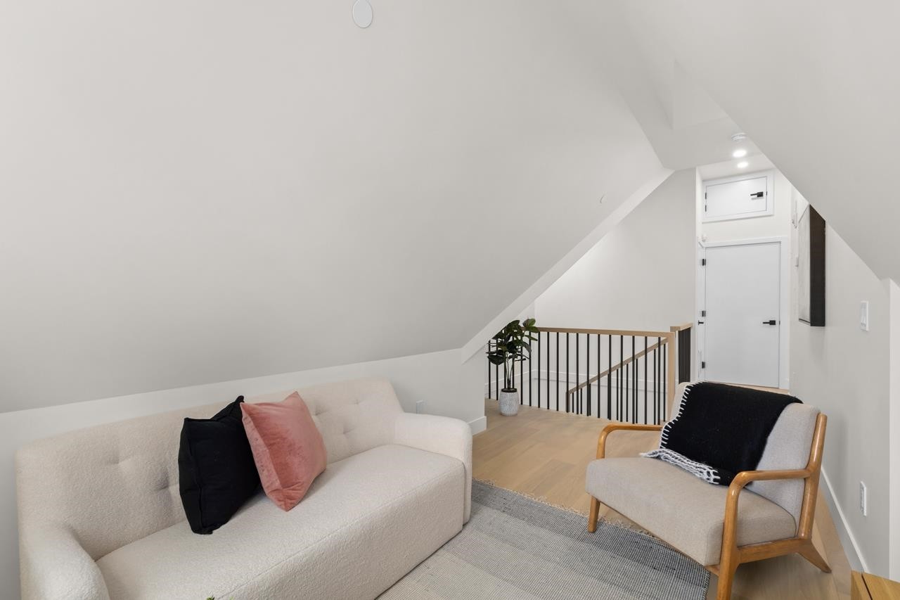 2438 49Th Avenue W, Vancouver, BC