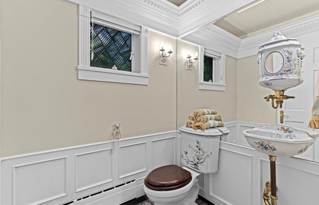 5550 Marine Drive Nw, Vancouver, BC