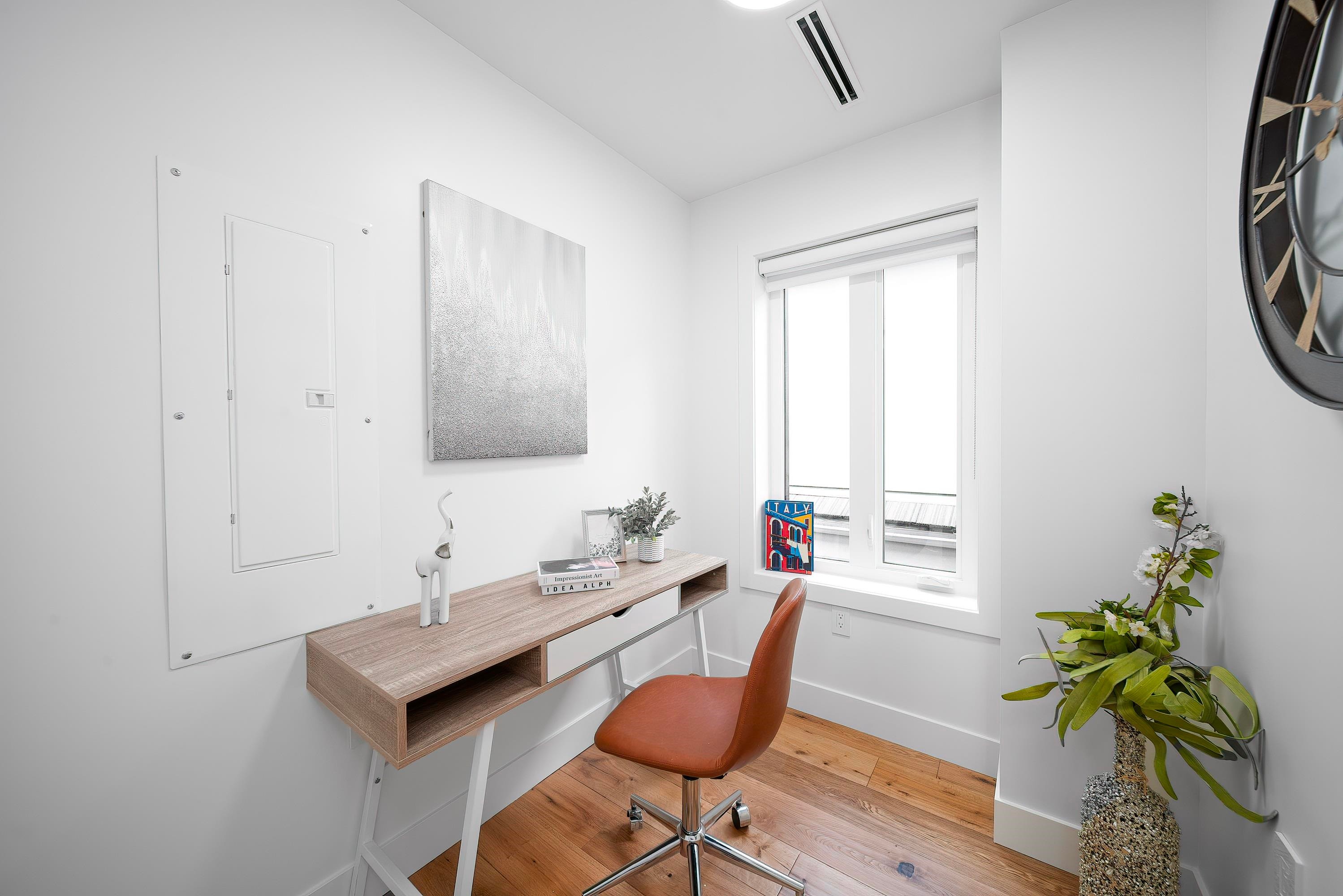 1-2777 27Th Avenue E, Vancouver, BC