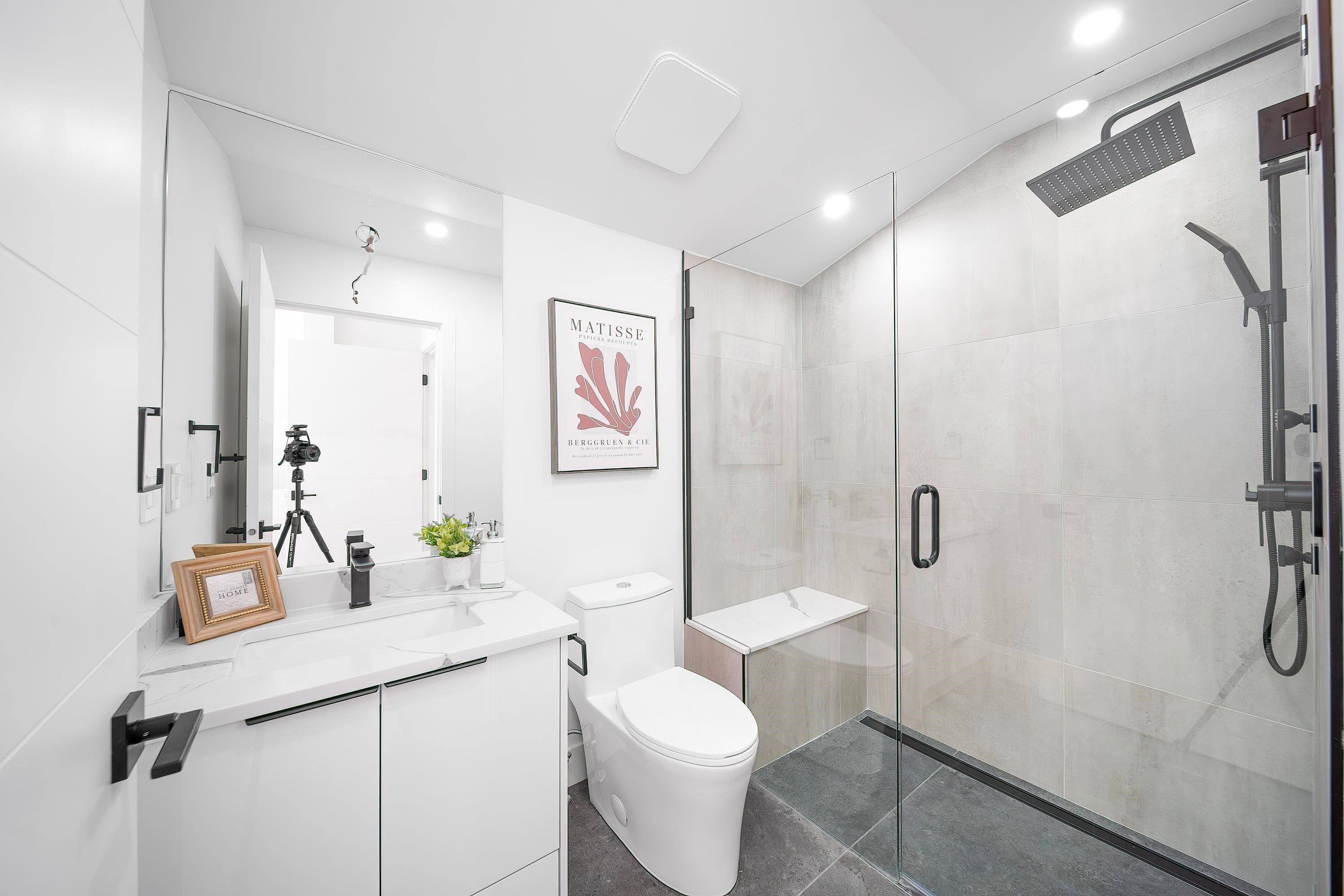 1-2777 27Th Avenue E, Vancouver, BC