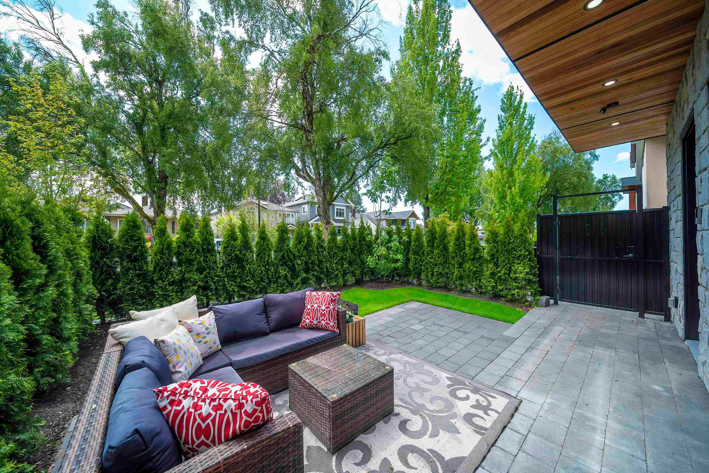 1-2777 27Th Avenue E, Vancouver, BC