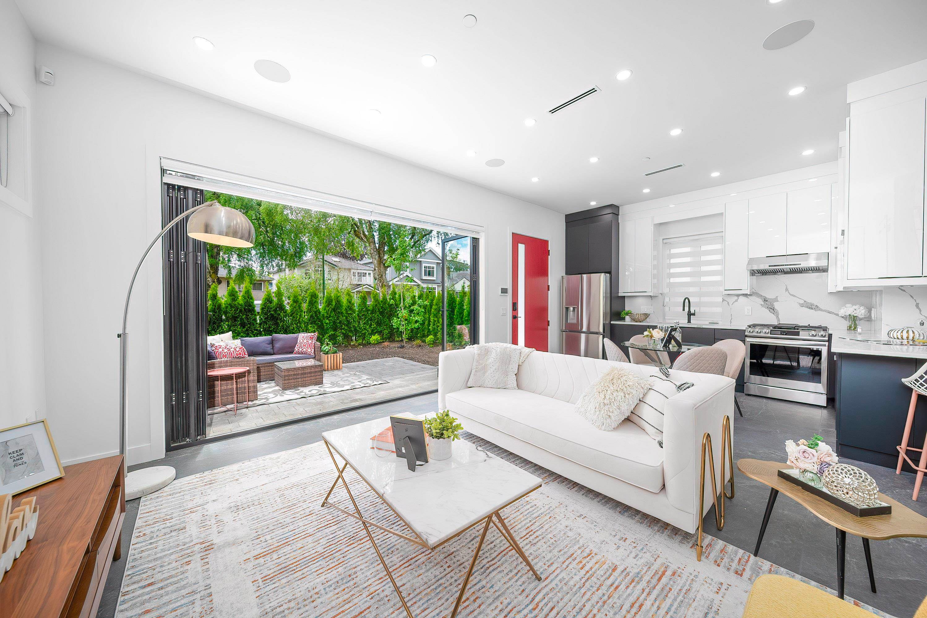 1-2777 27Th Avenue E, Vancouver, BC