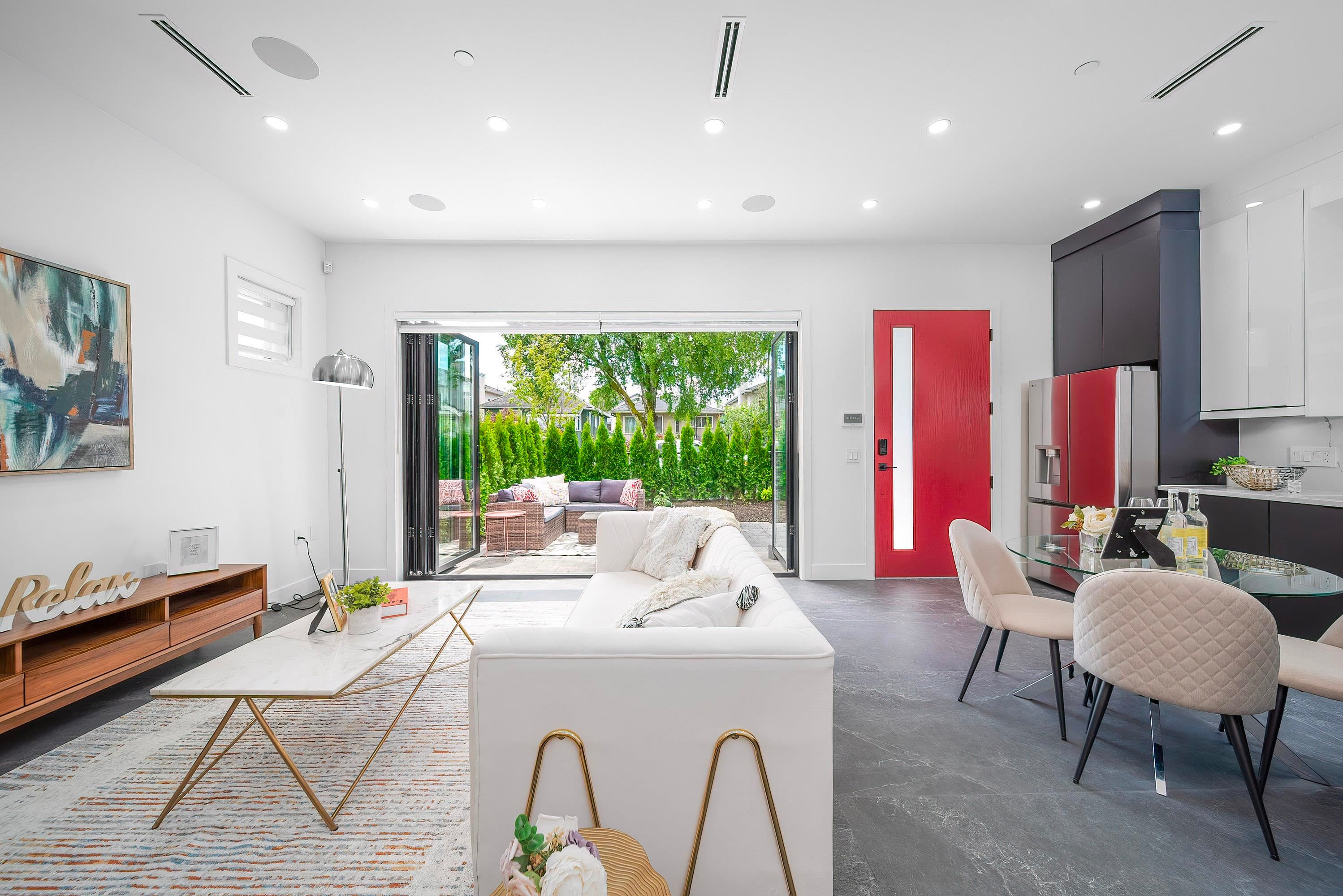 1-2777 27Th Avenue E, Vancouver, BC