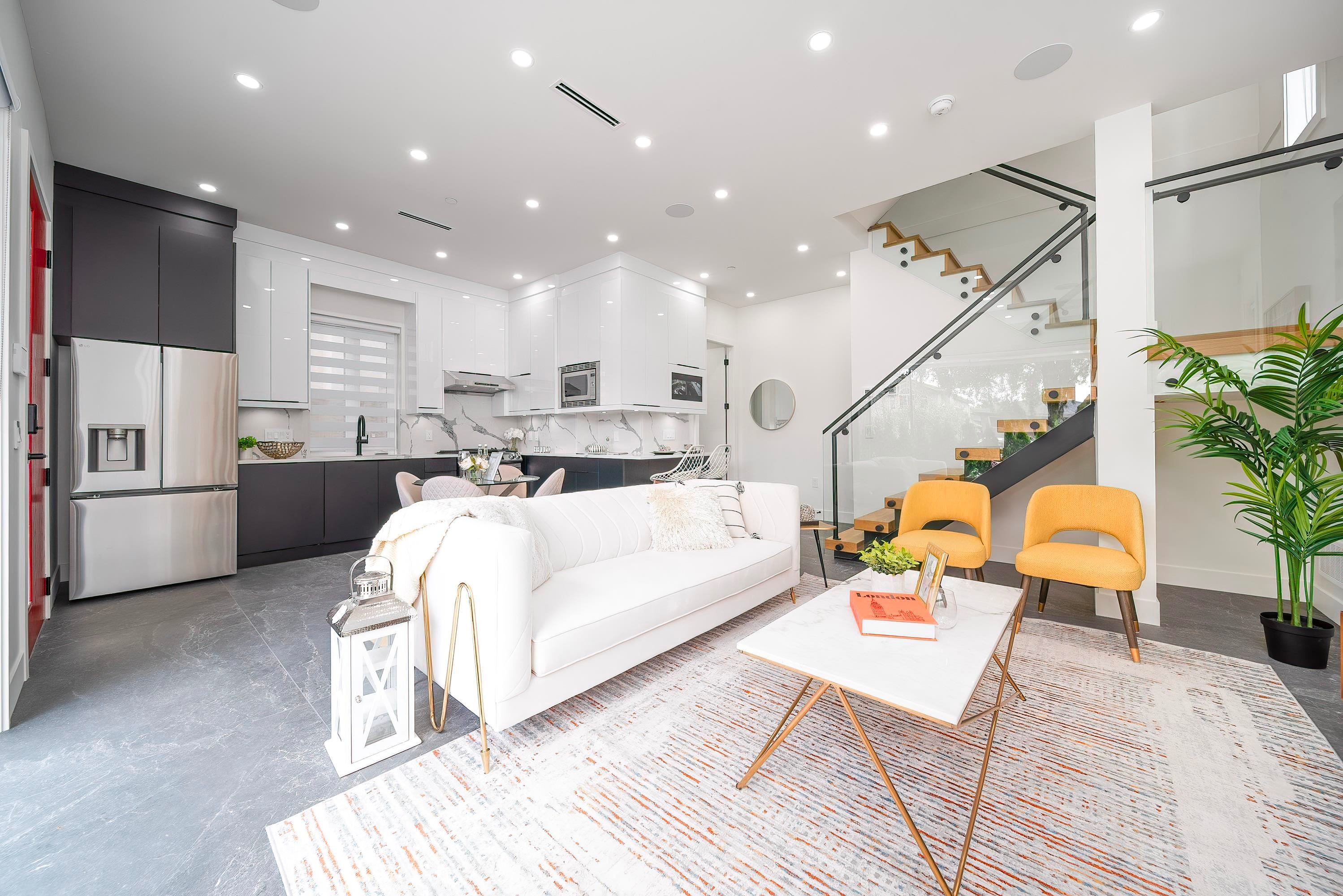 1-2777 27Th Avenue E, Vancouver, BC