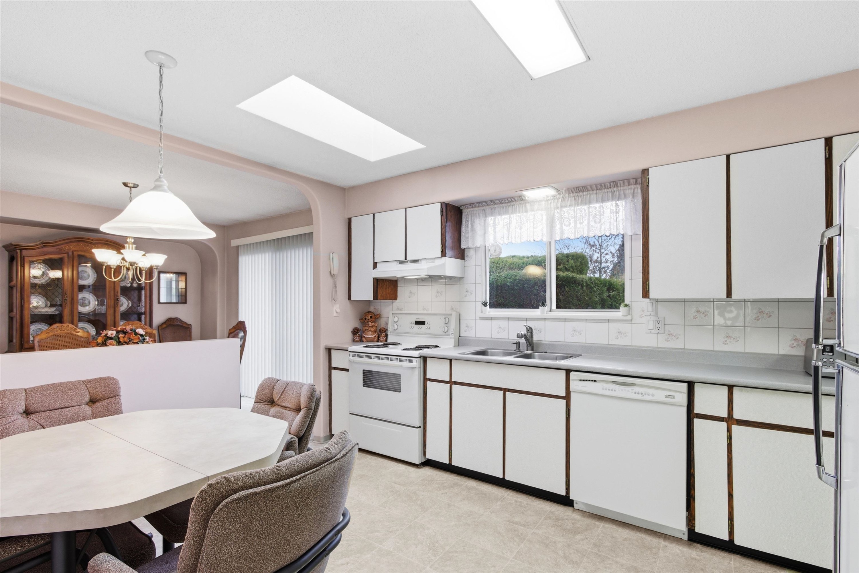 22641 Brown Avenue, Maple Ridge, BC