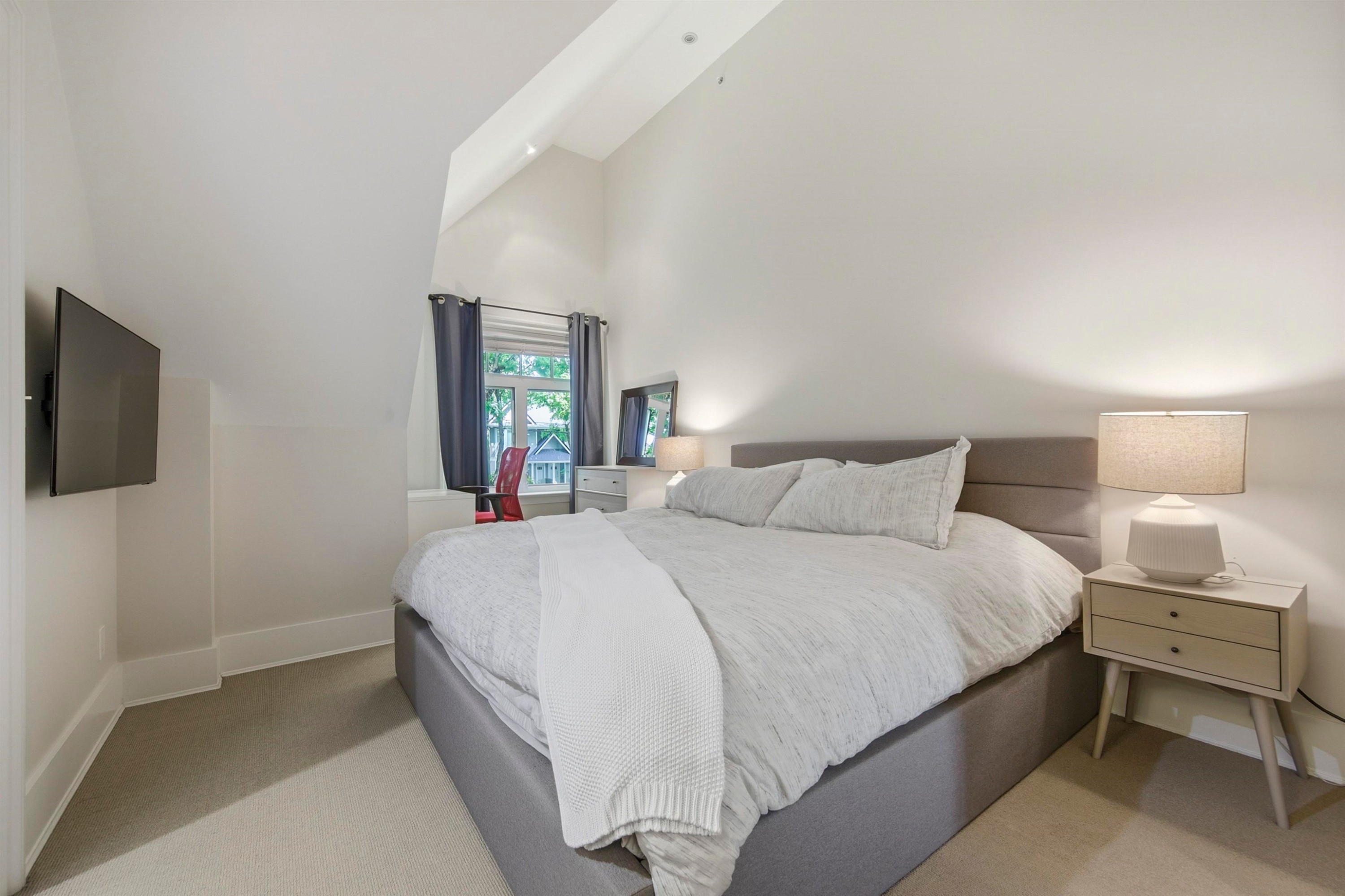 2436 8Th Avenue W, Vancouver, BC