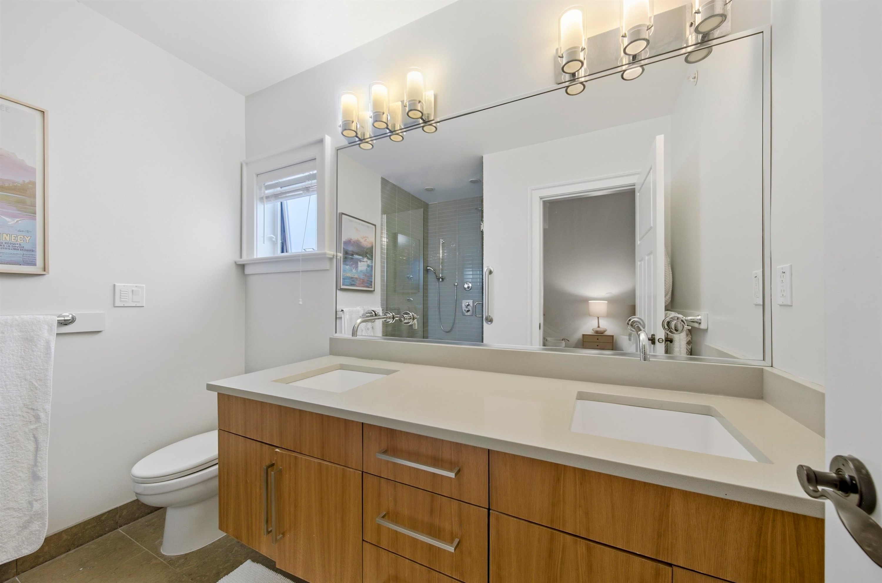 2436 8Th Avenue W, Vancouver, BC