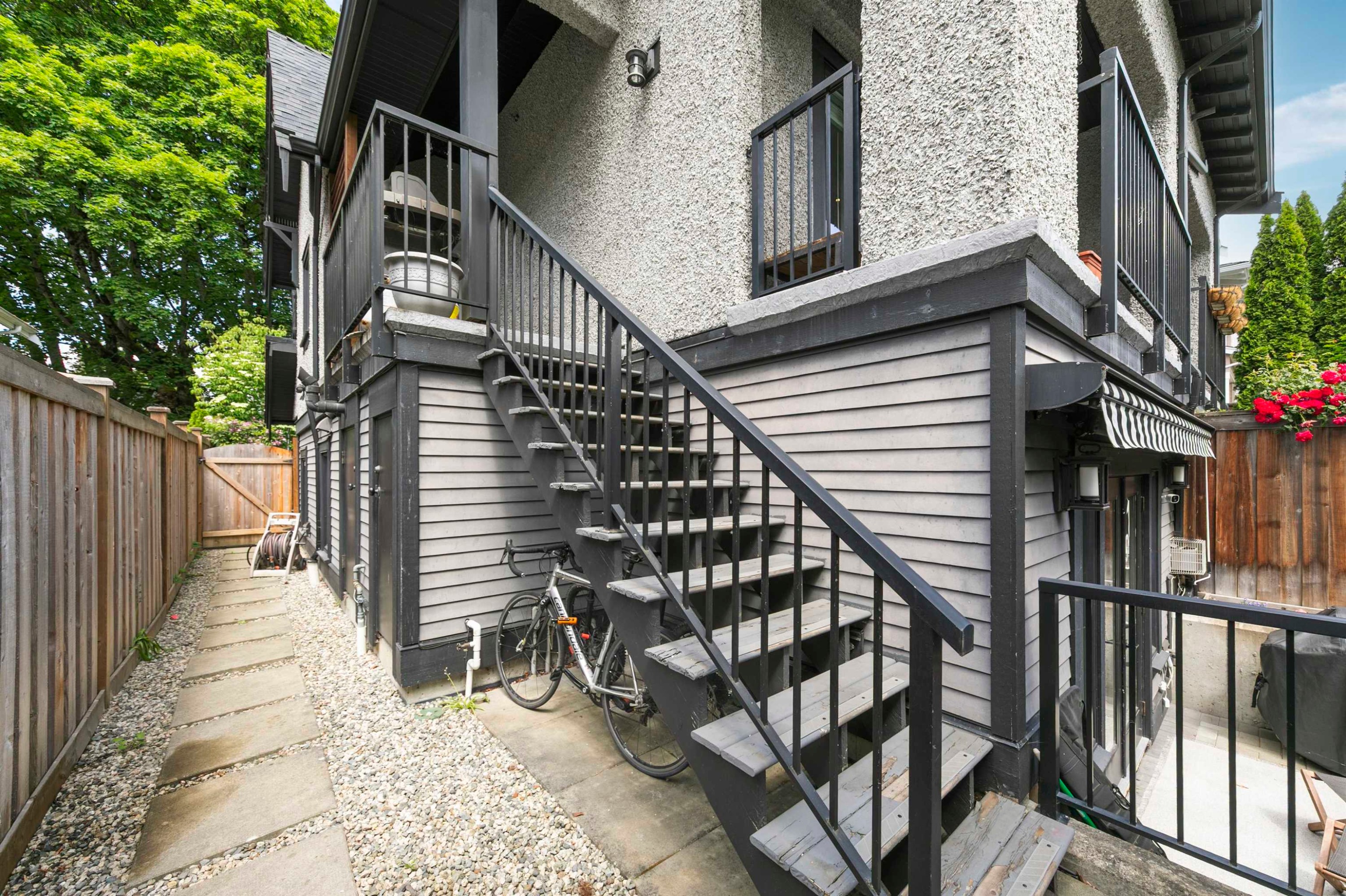 2436 8Th Avenue W, Vancouver, BC