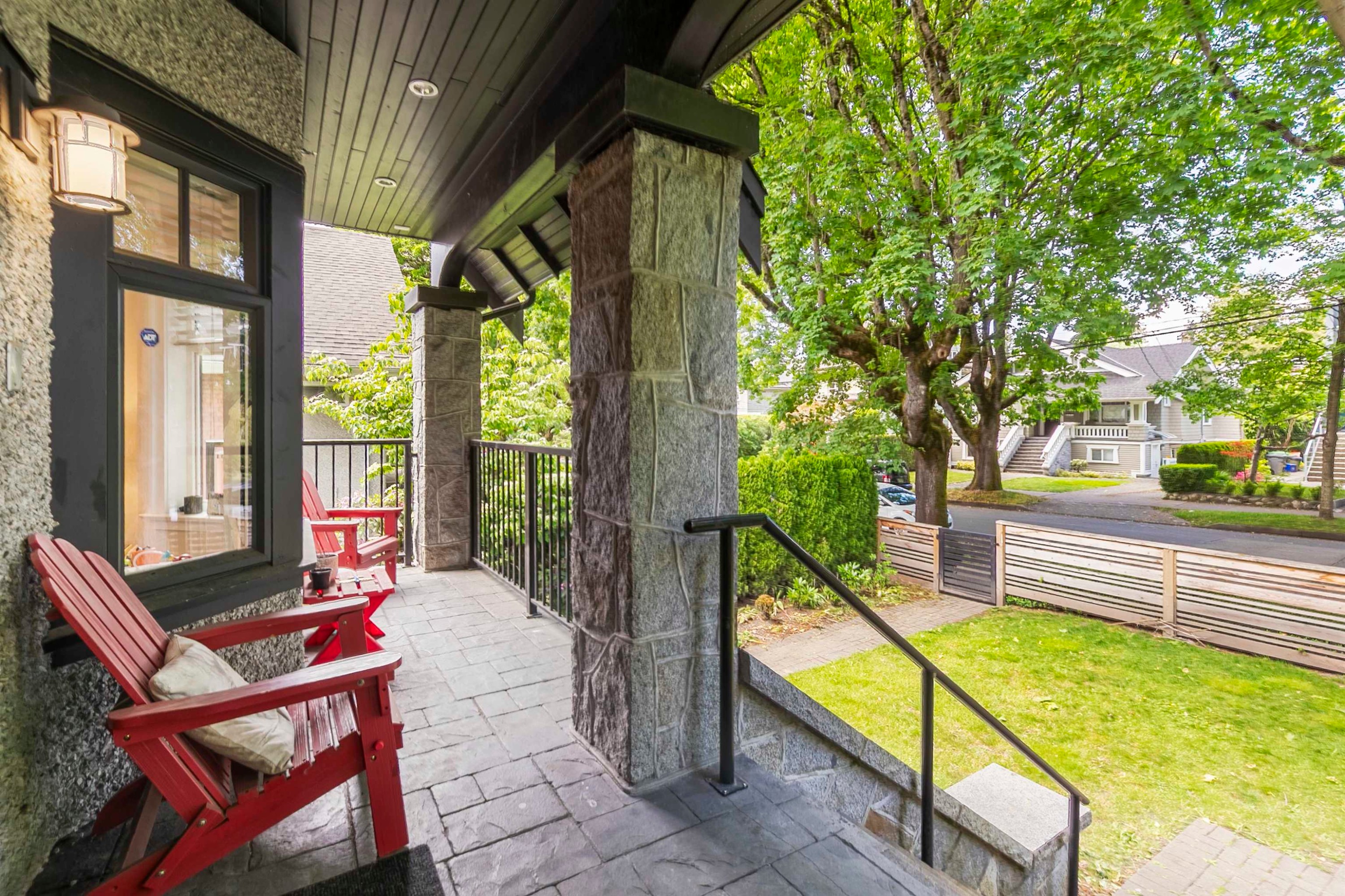 2436 8Th Avenue W, Vancouver, BC