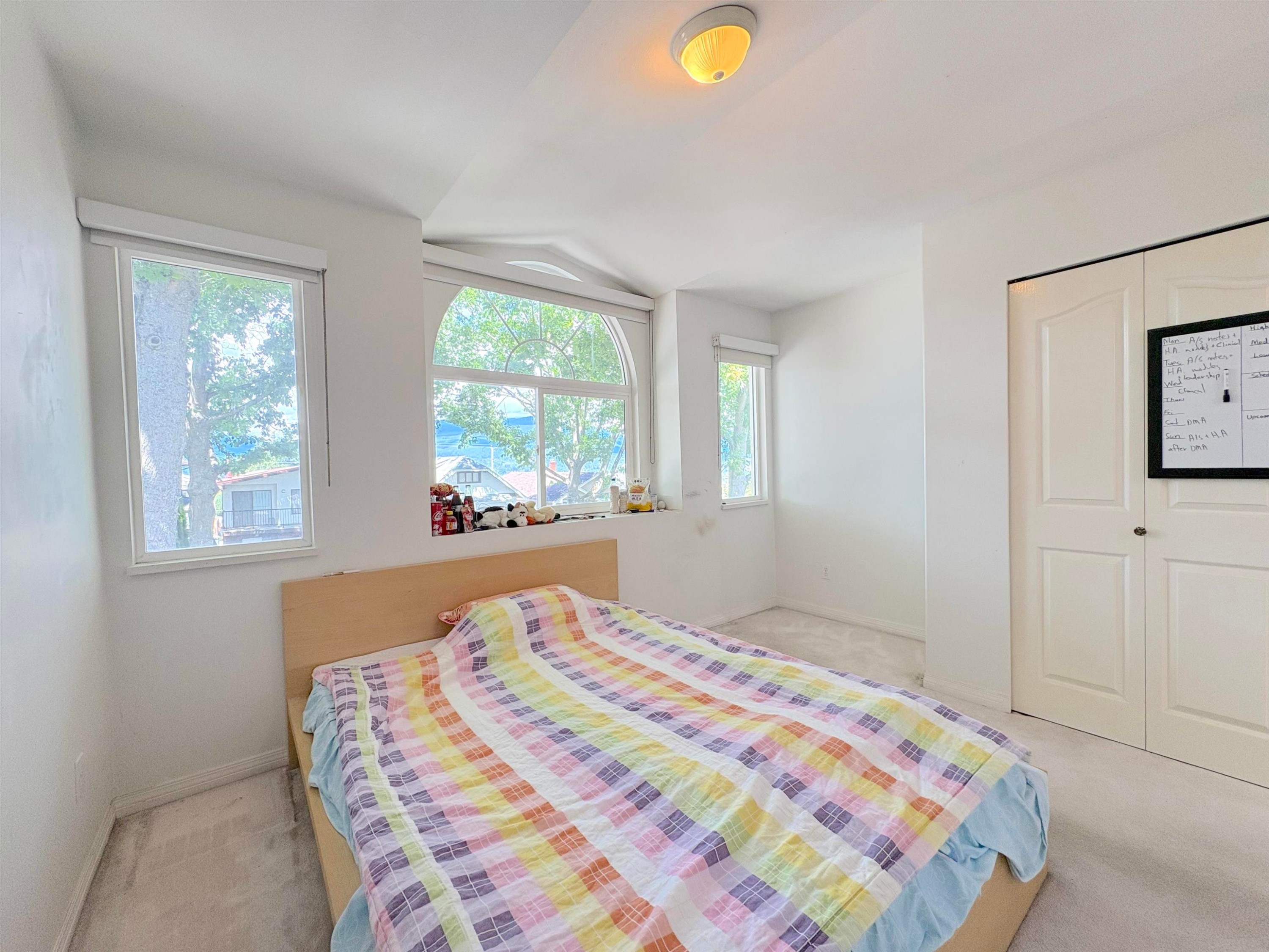 4156 Cambridge Street, Burnaby, BC - Indoor Photo Showing Bedroom