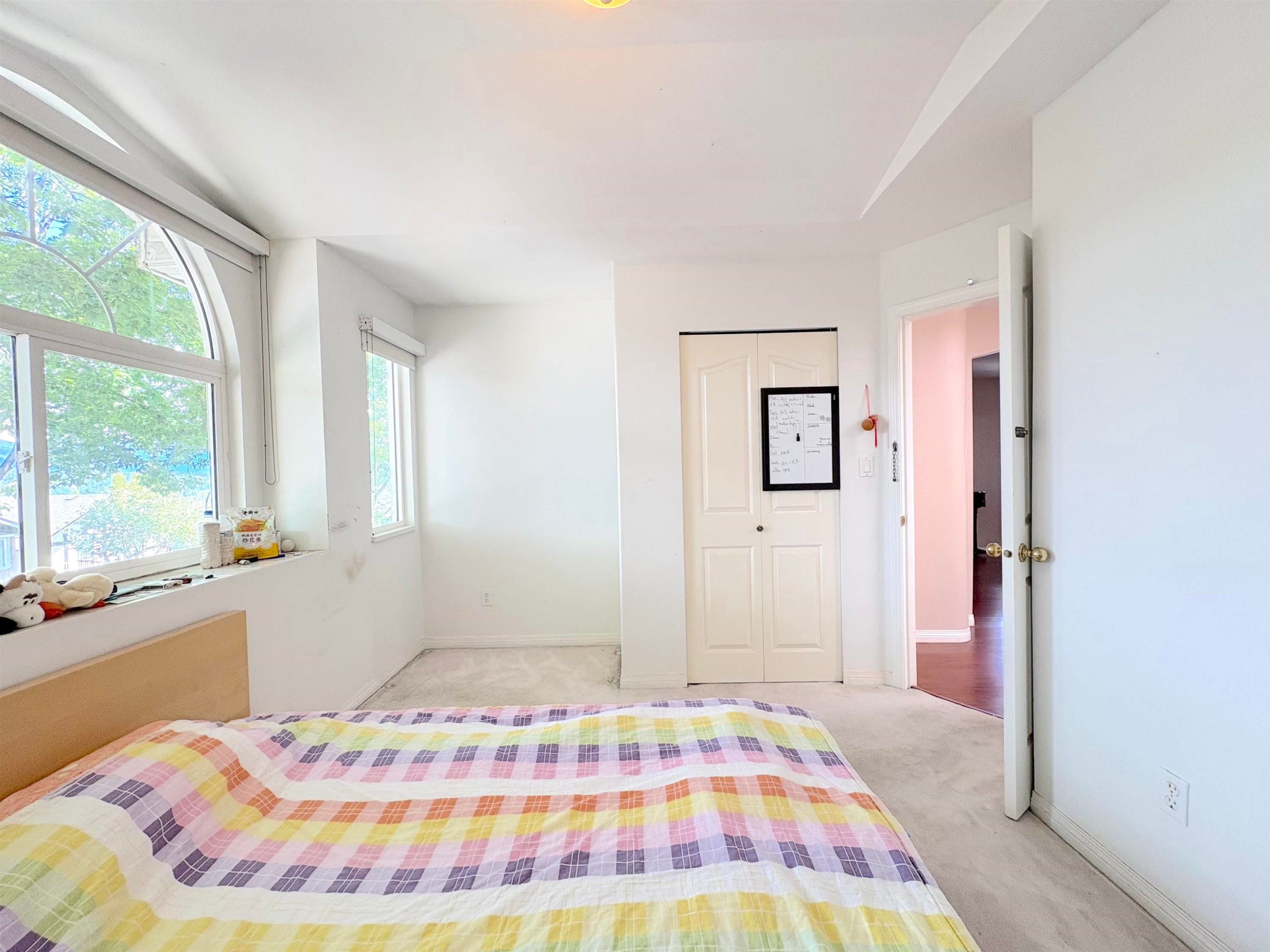 4156 Cambridge Street, Burnaby, BC - Indoor Photo Showing Bedroom