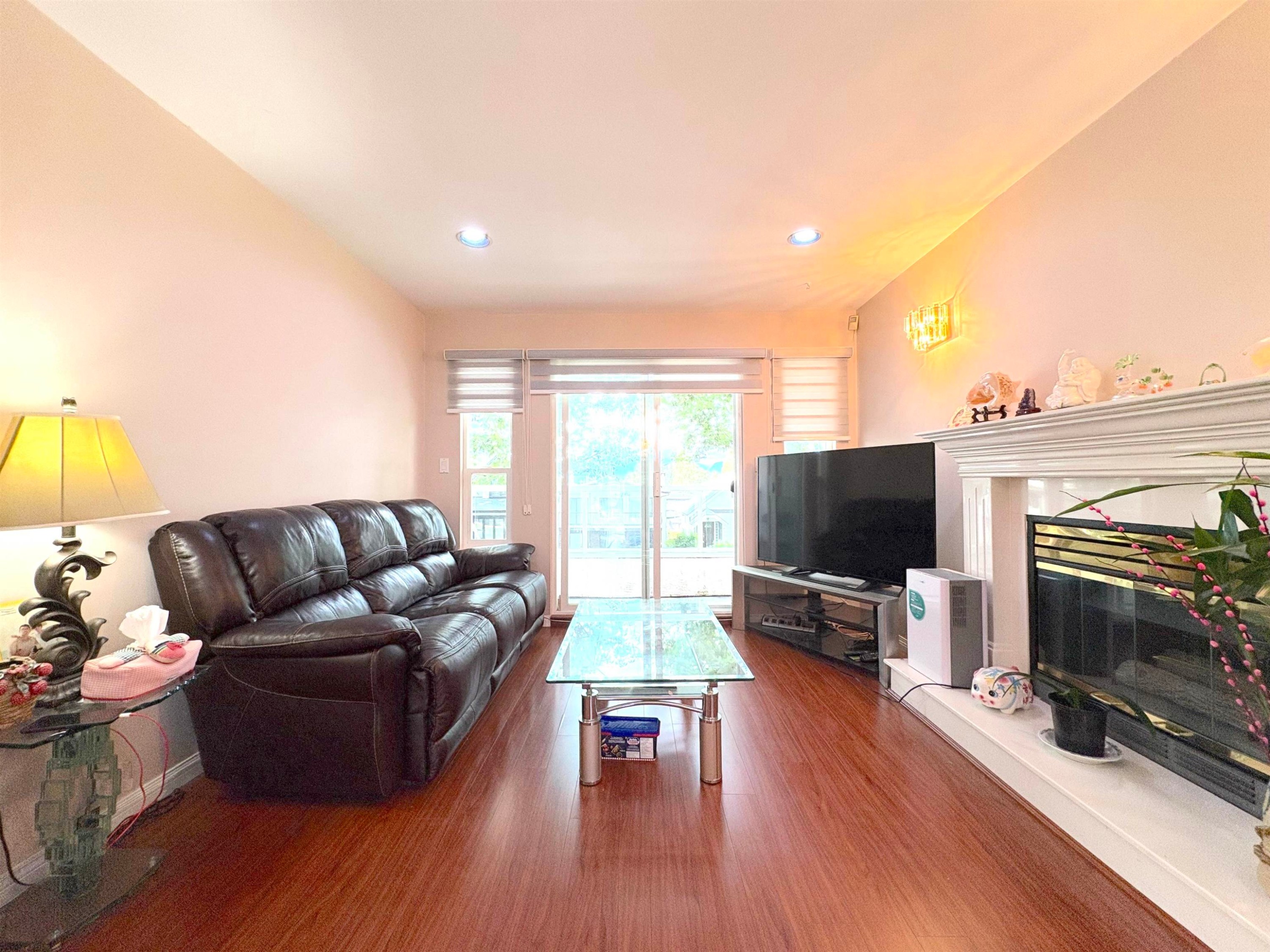 4156 Cambridge Street, Burnaby, BC - Indoor Photo Showing Living Room With Fireplace