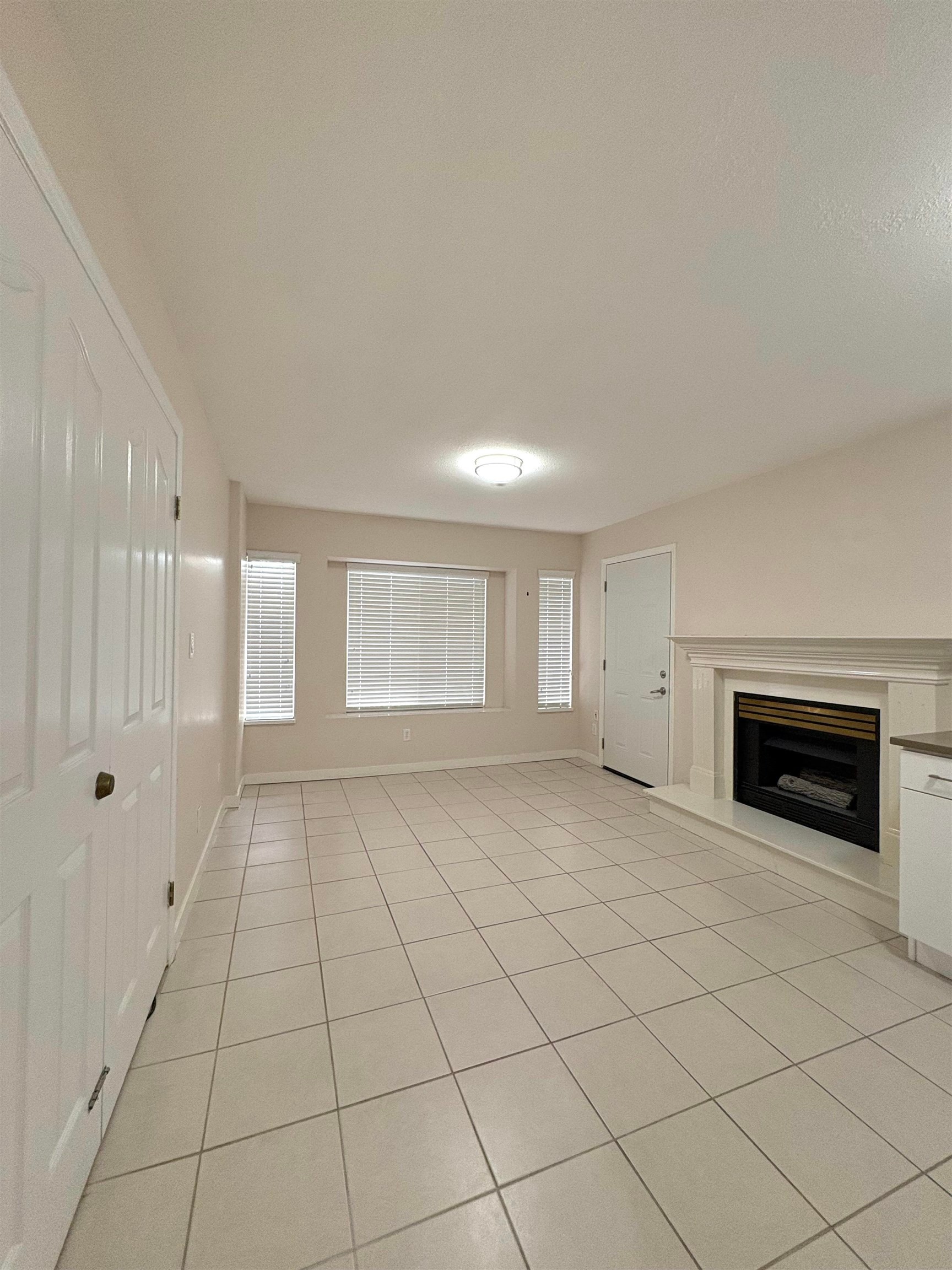 4156 Cambridge Street, Burnaby, BC - Indoor Photo Showing Other Room With Fireplace