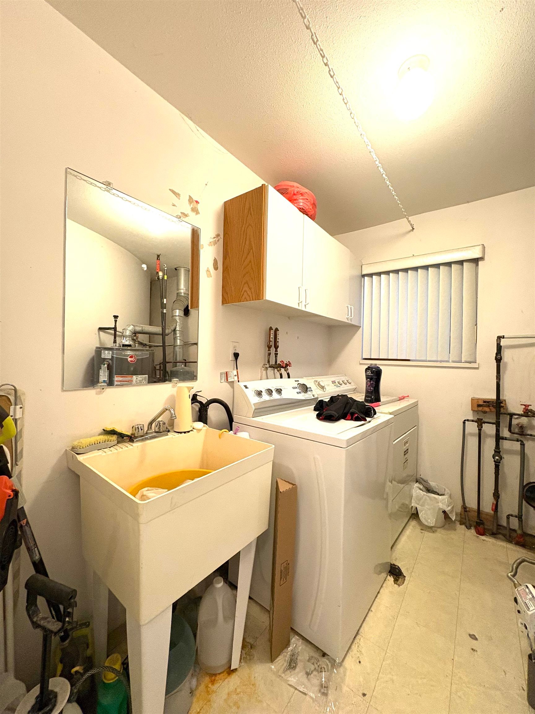 4156 Cambridge Street, Burnaby, BC - Indoor Photo Showing Laundry Room