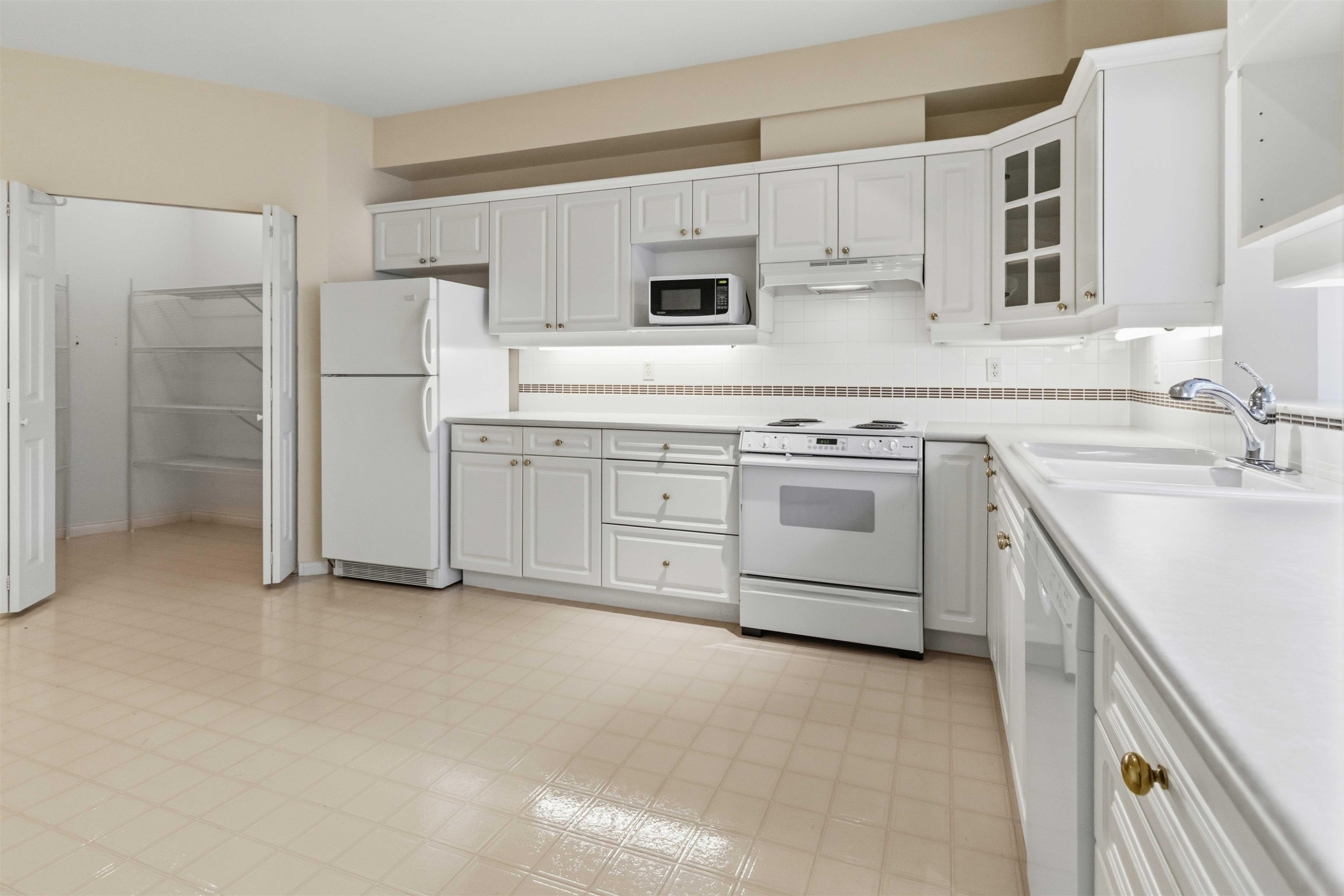226-3098 Guildford Way, Coquitlam, BC