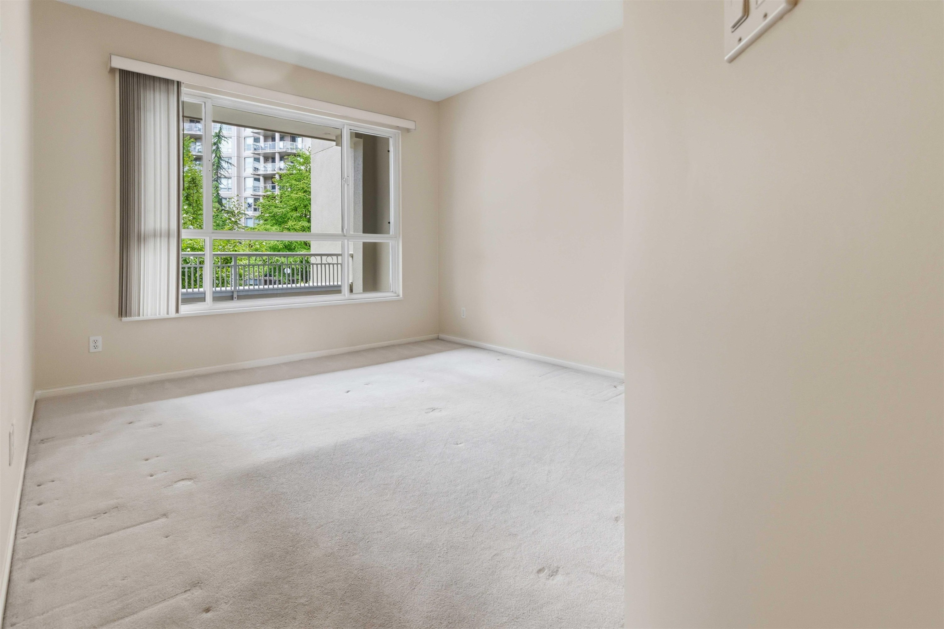 226-3098 Guildford Way, Coquitlam, BC