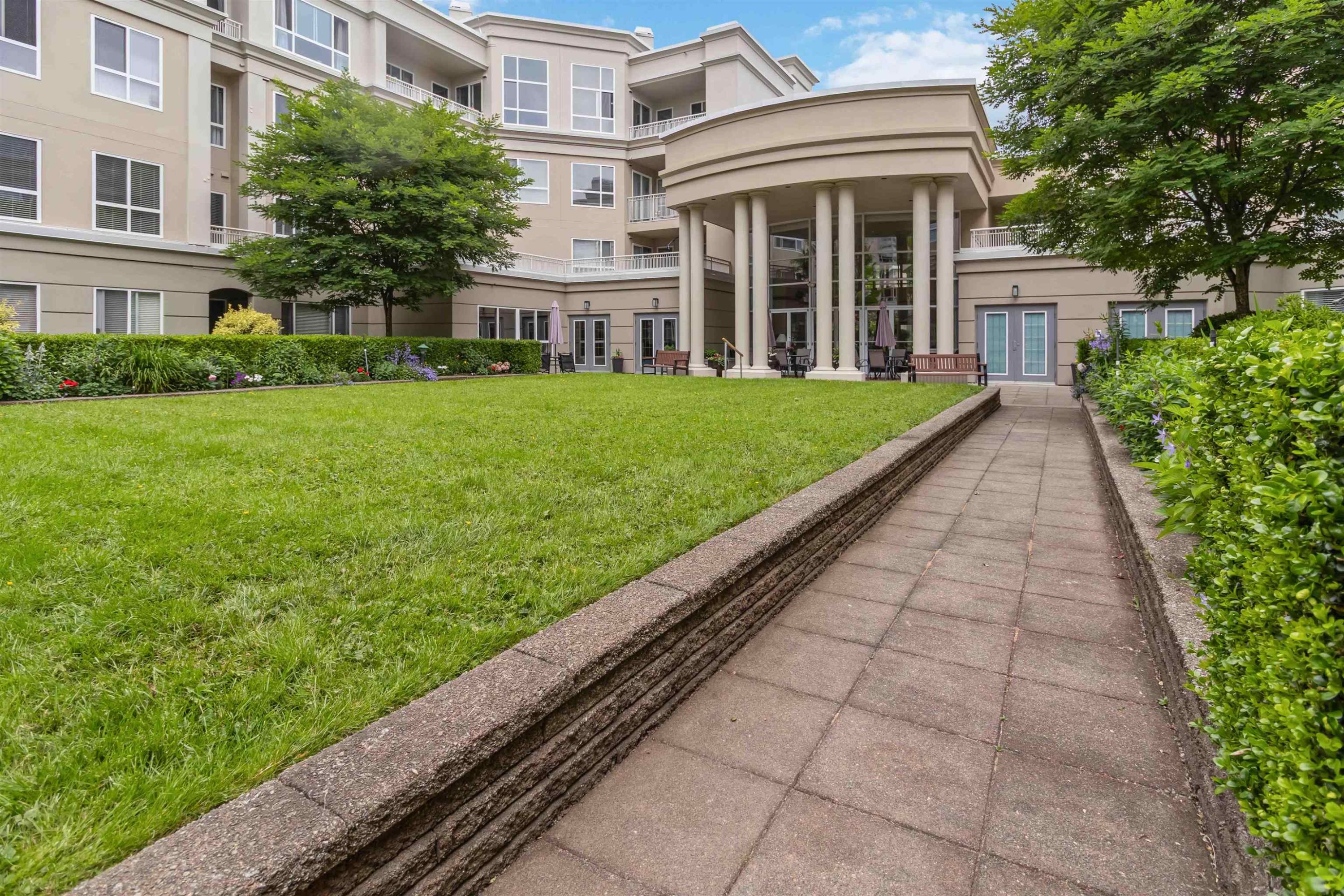 226-3098 Guildford Way, Coquitlam, BC