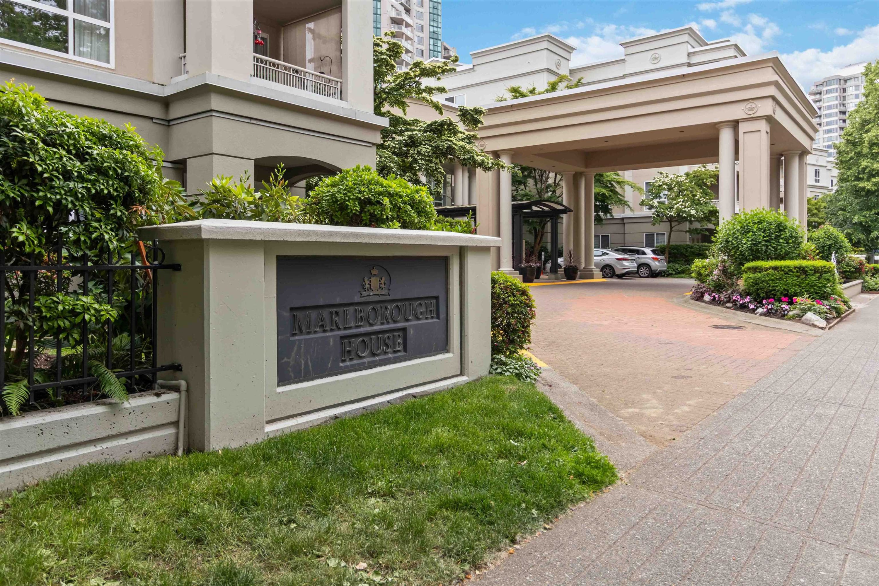 226-3098 Guildford Way, Coquitlam, BC